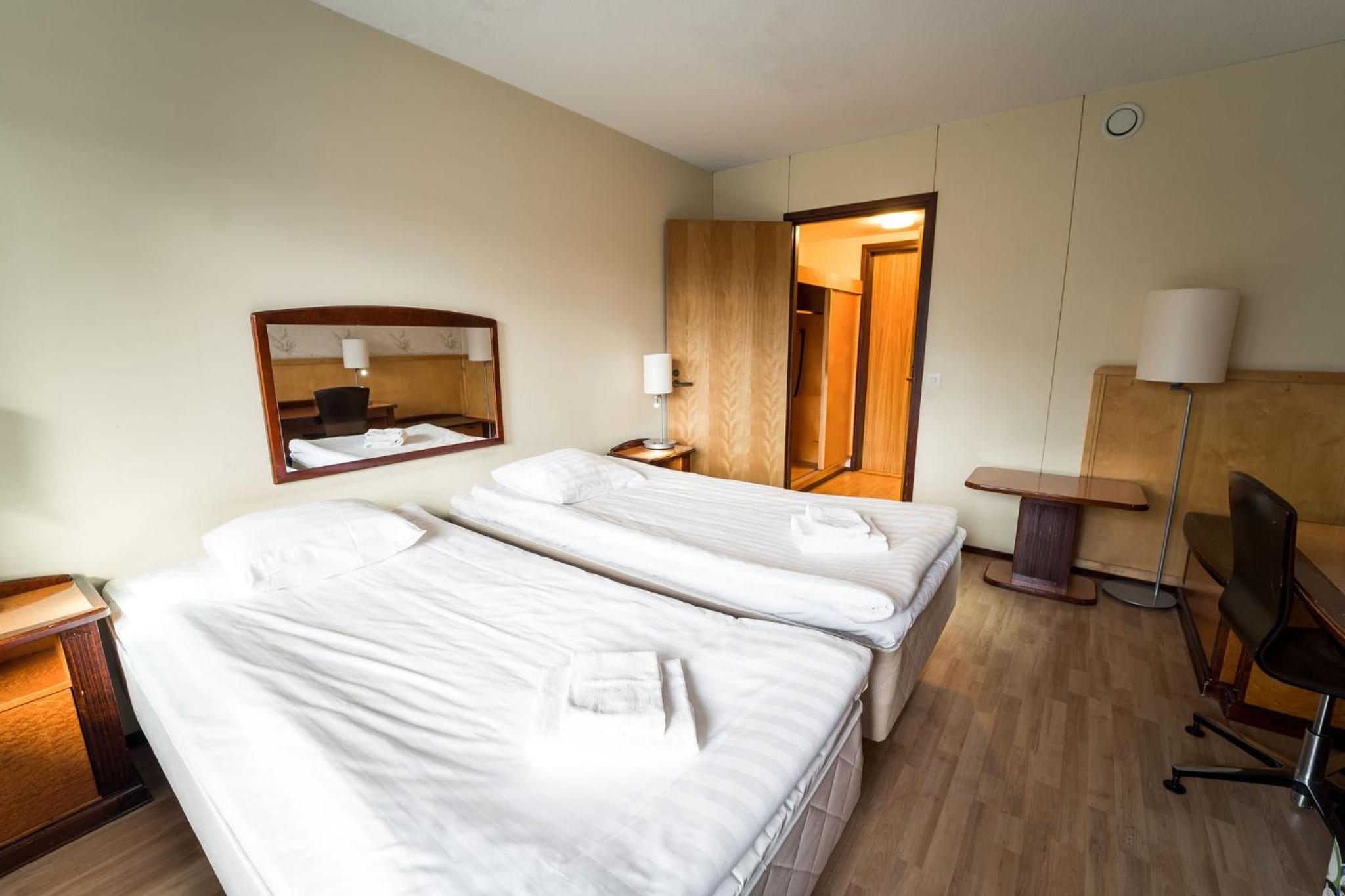 Budget Twin Room - Photo 13