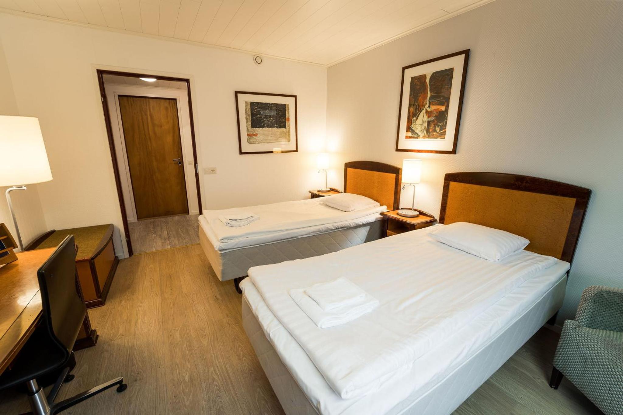 Standard Twin Room - Photo 6
