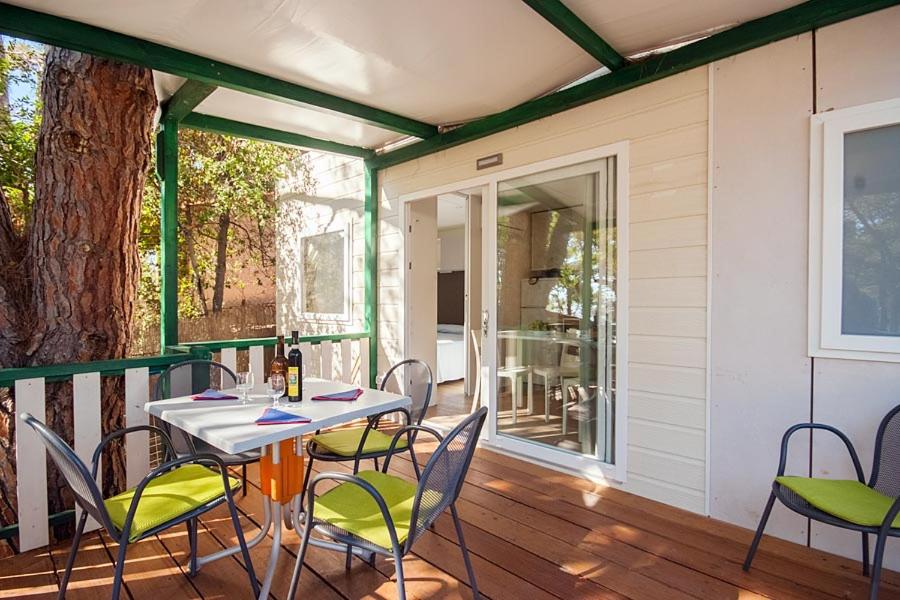 Mobile Home Deluxe - Photo 10