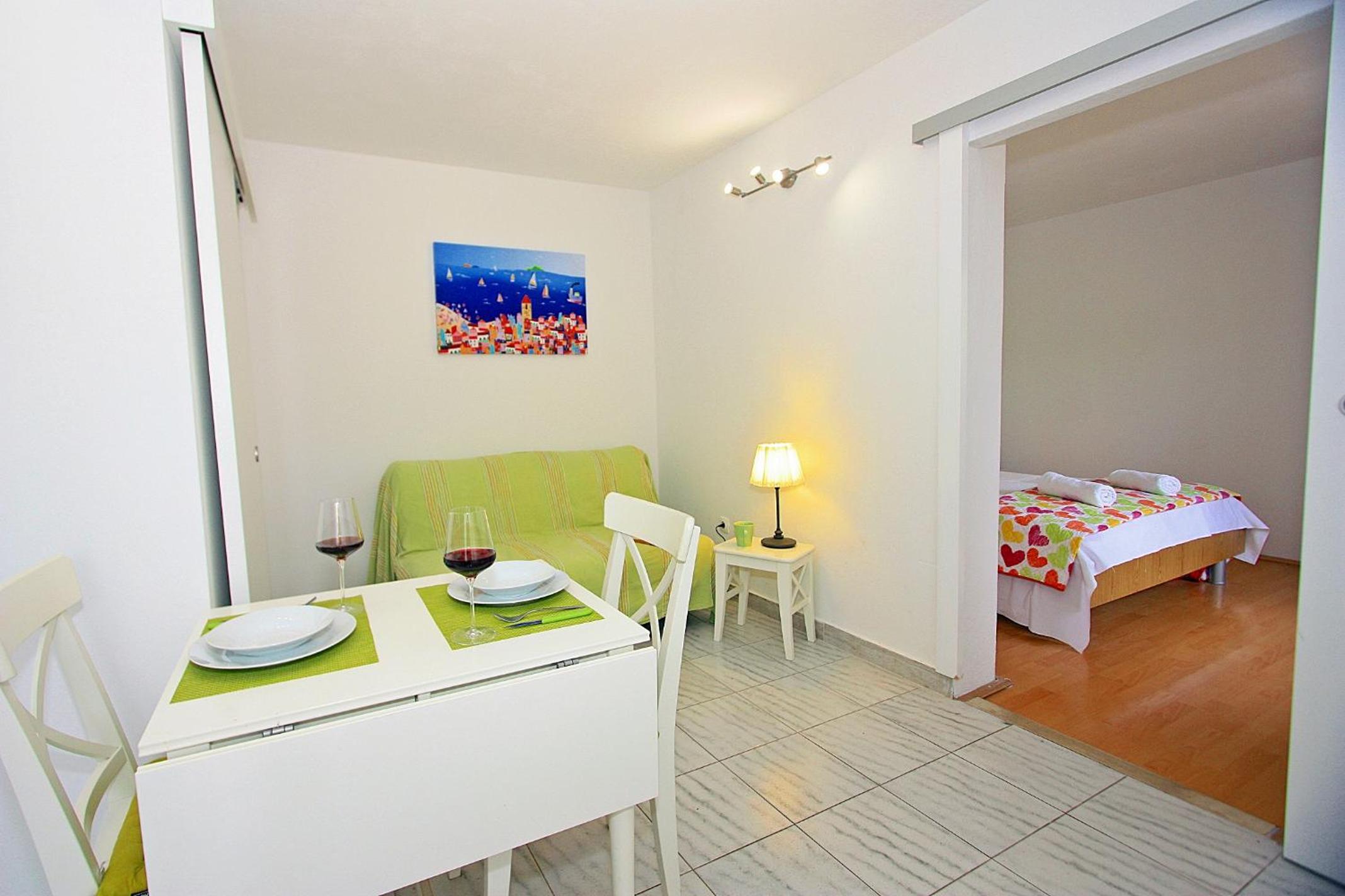 One-Bedroom Apartment with Terrace and Garden View photo 3