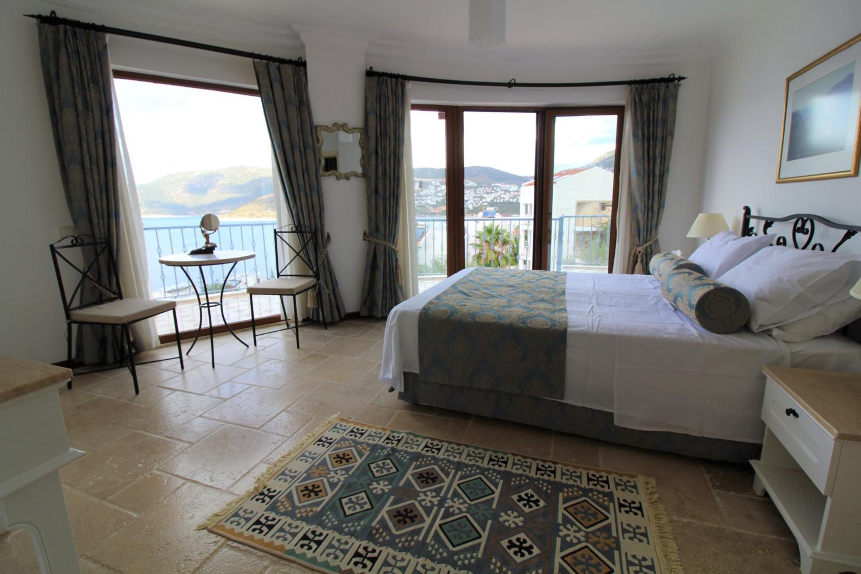 Villa with Sea View - Photo 37