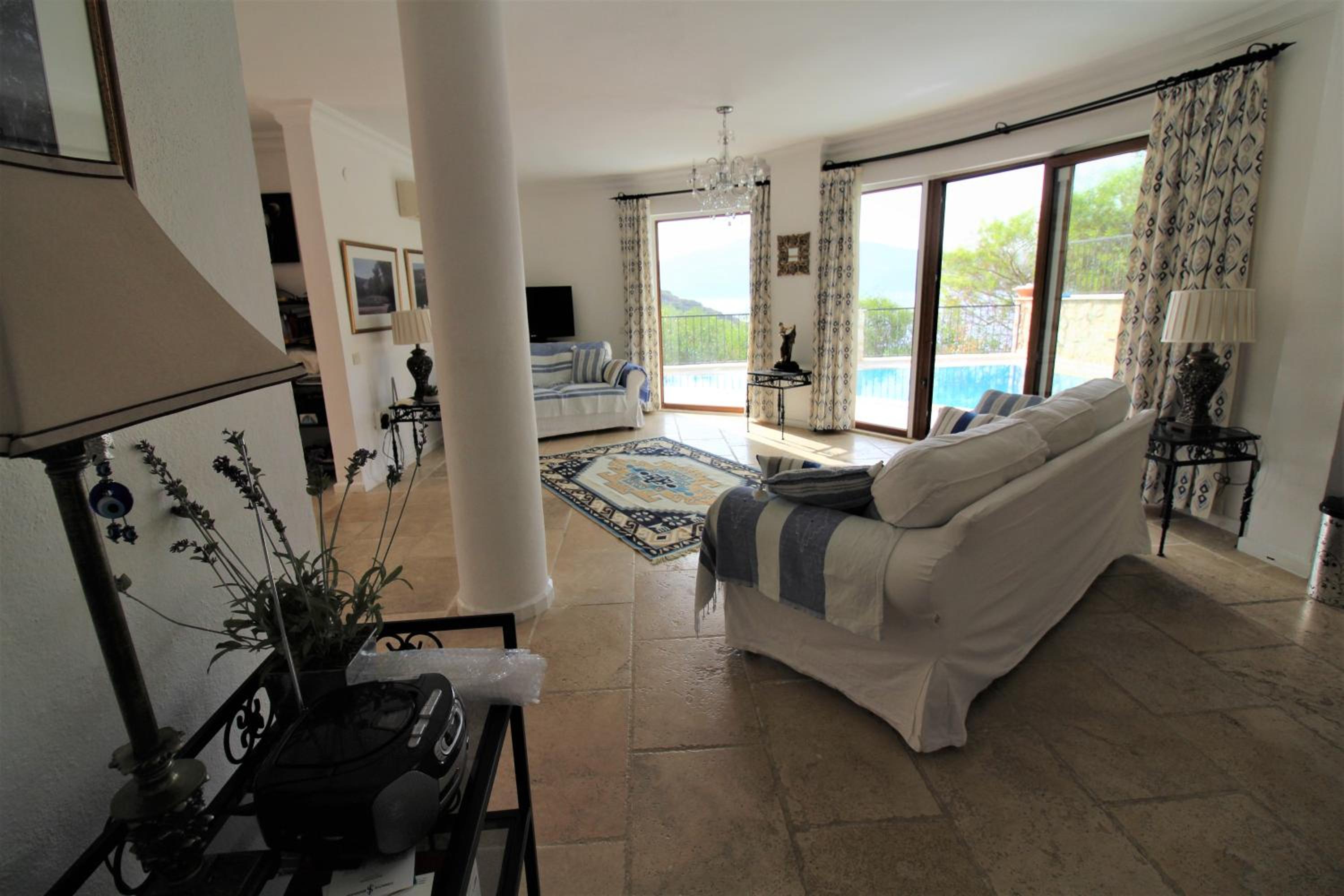 Villa with Sea View - Photo 2