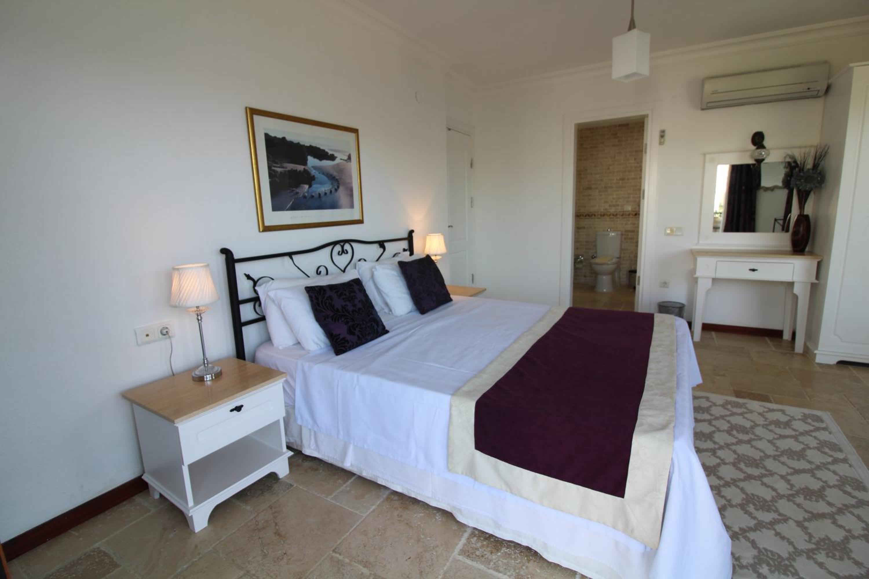 Villa with Sea View - Photo 1