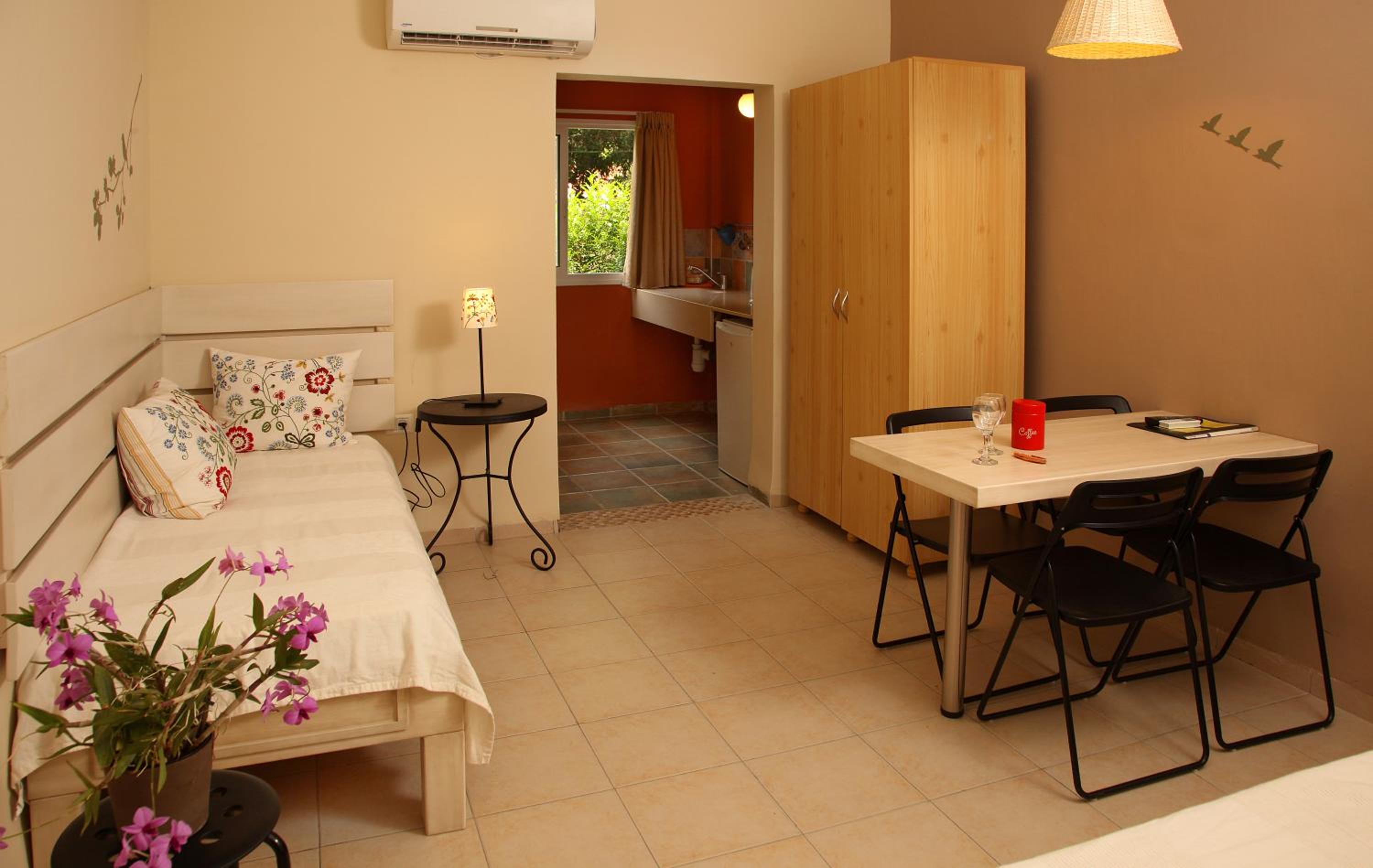 Family Garden Room