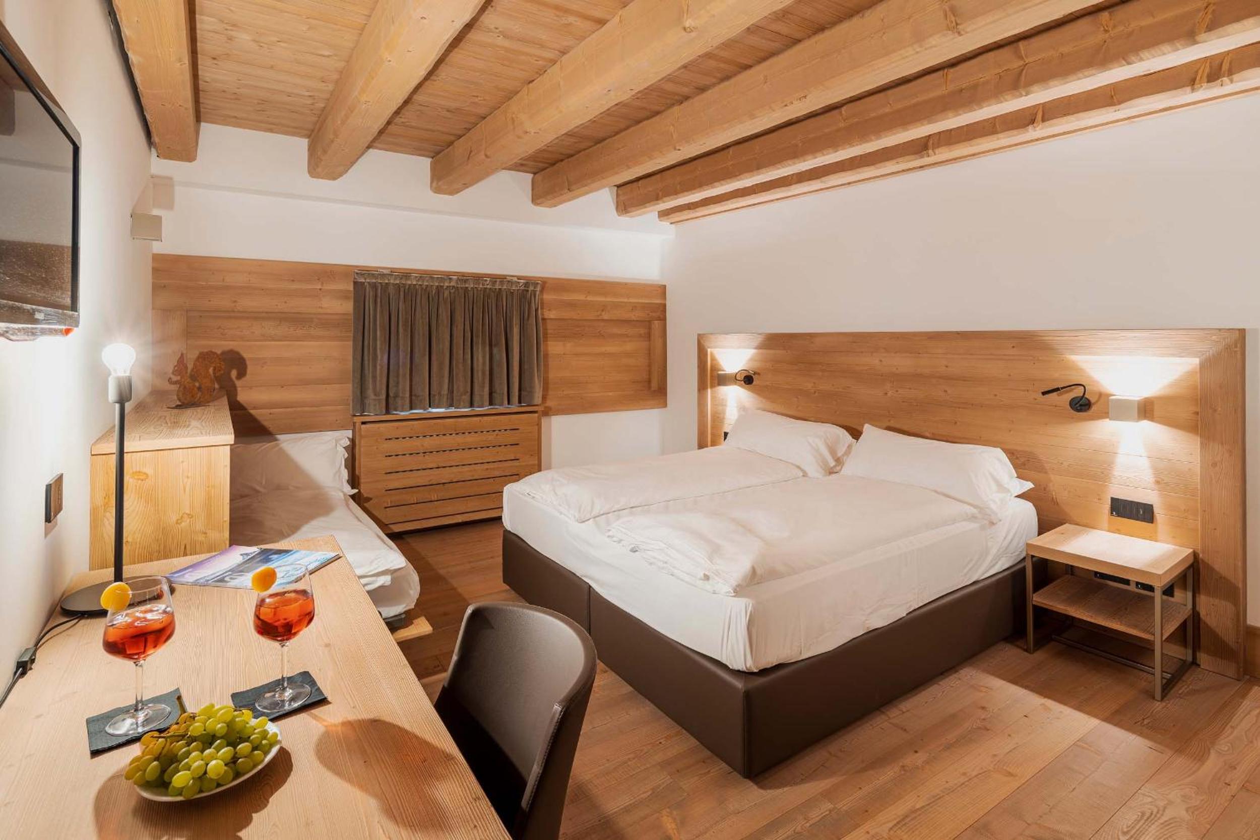 Deluxe Triple Room photo 2