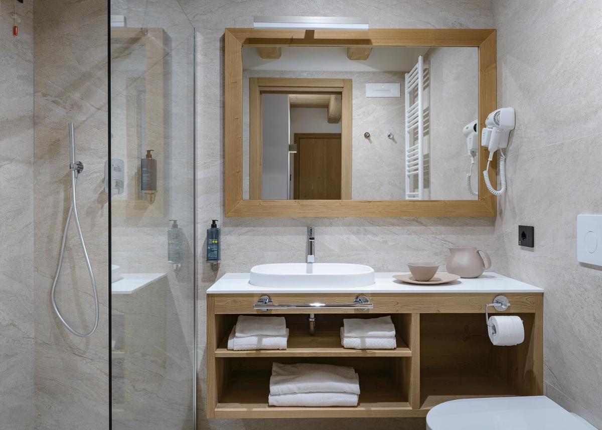 Deluxe Double or Twin Room photo 3