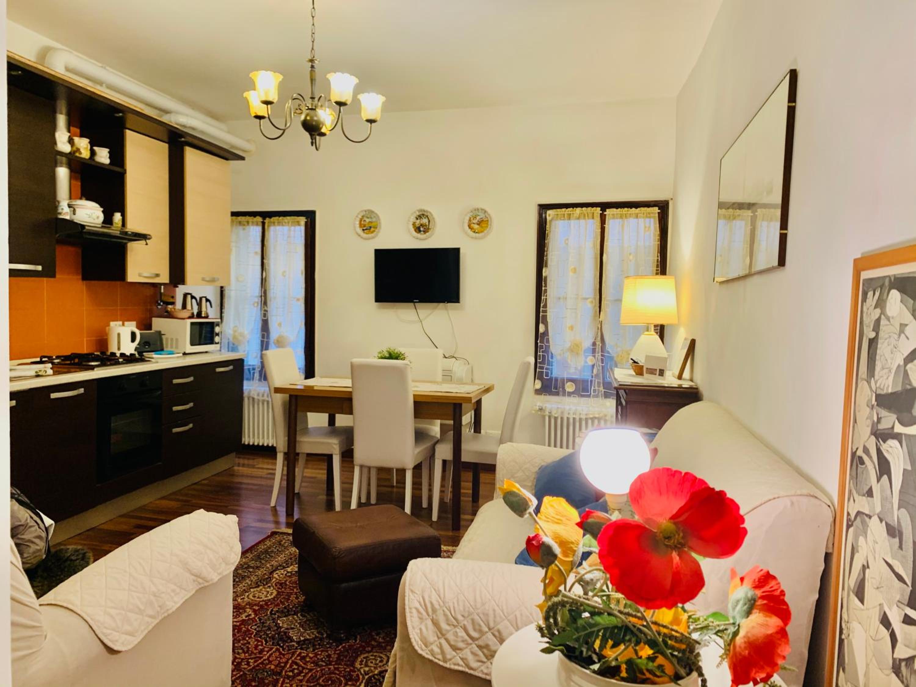 Ca' Visconti Two-Bedroom Apartment - Cannaregio 4101 photo 2