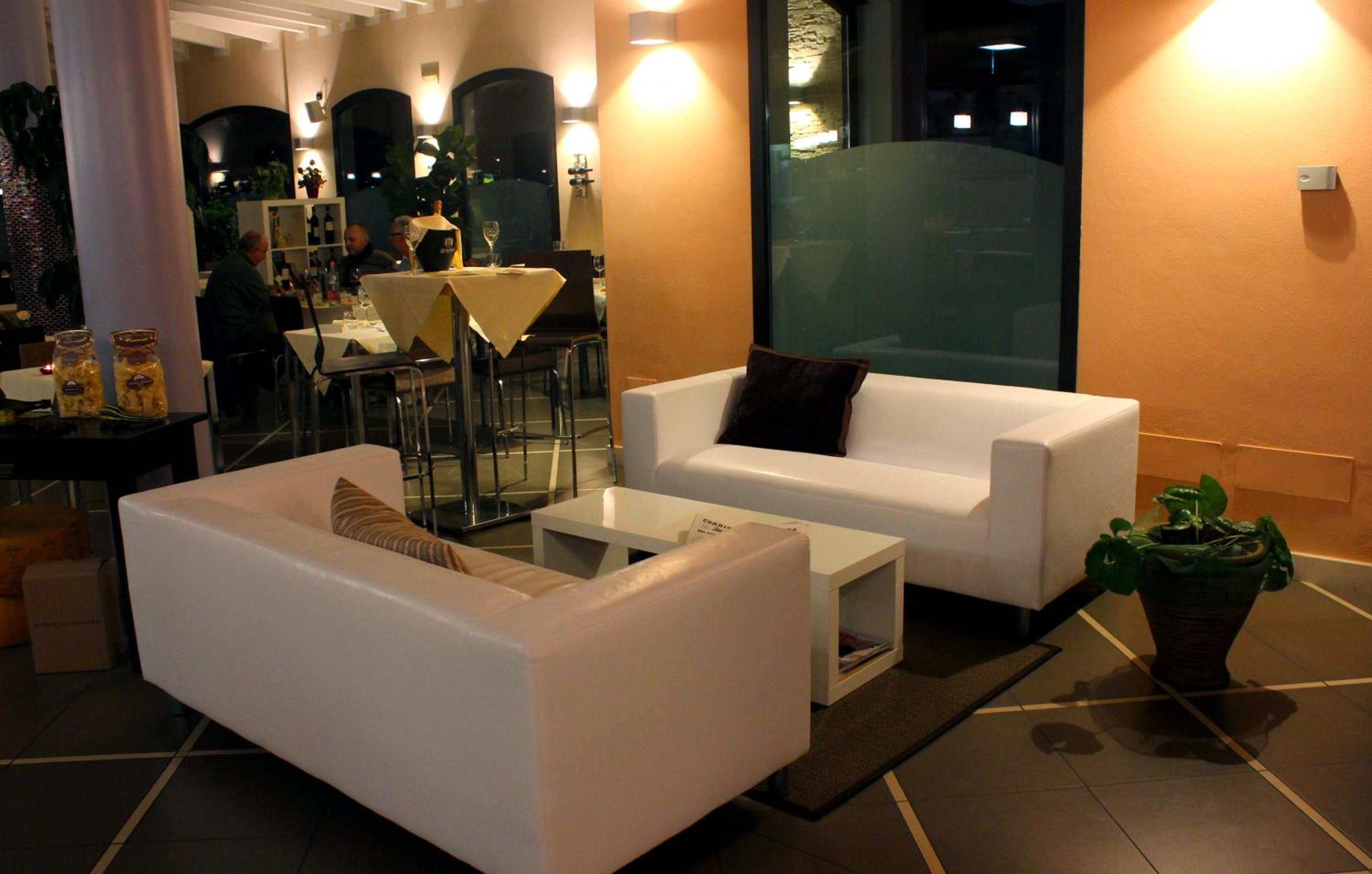Double or Twin Room - Photo 6