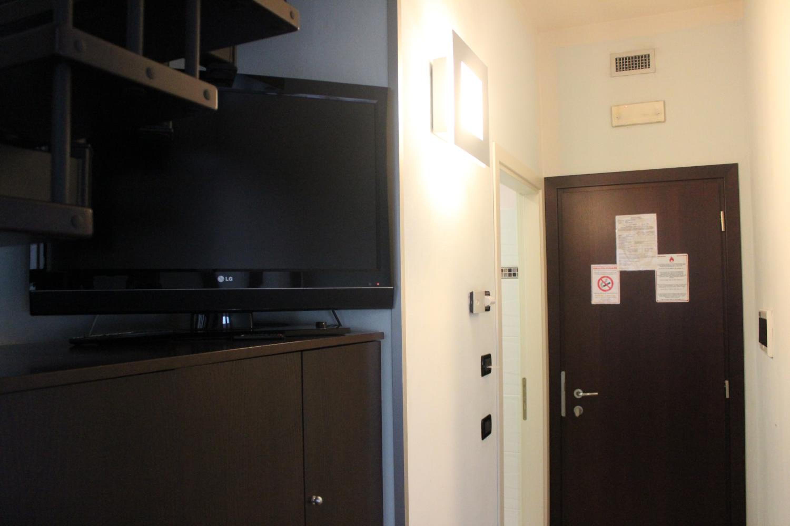 Double or Twin Room - Photo 4