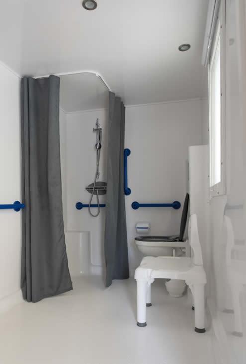 Mobile Home with Disabled Access - Photo 5