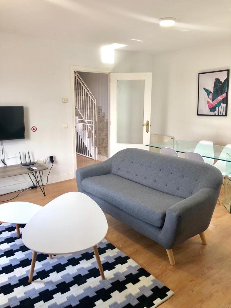 Apartment - Split Level - Photo 1