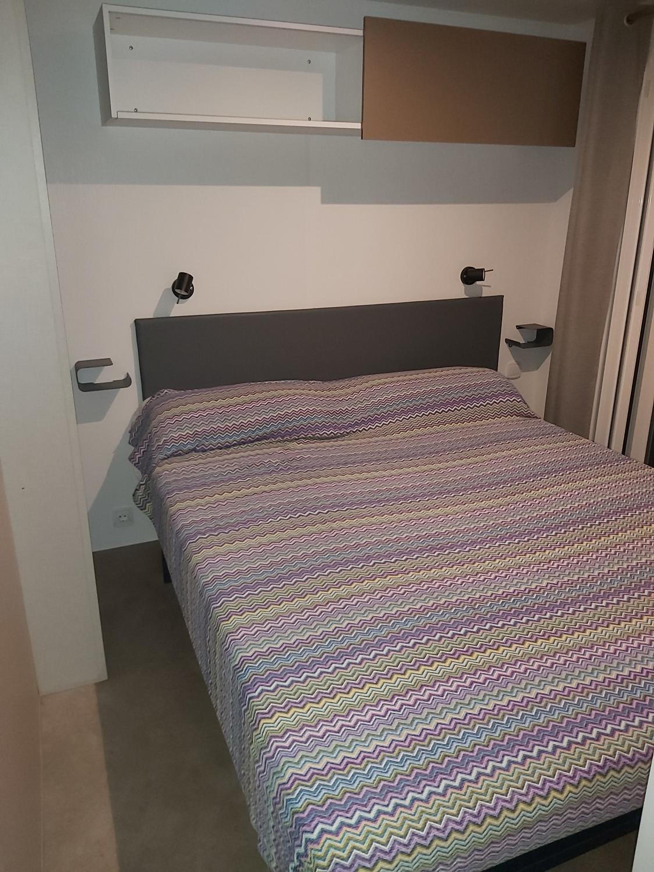 Mobile Home (6 Adults) photo 3