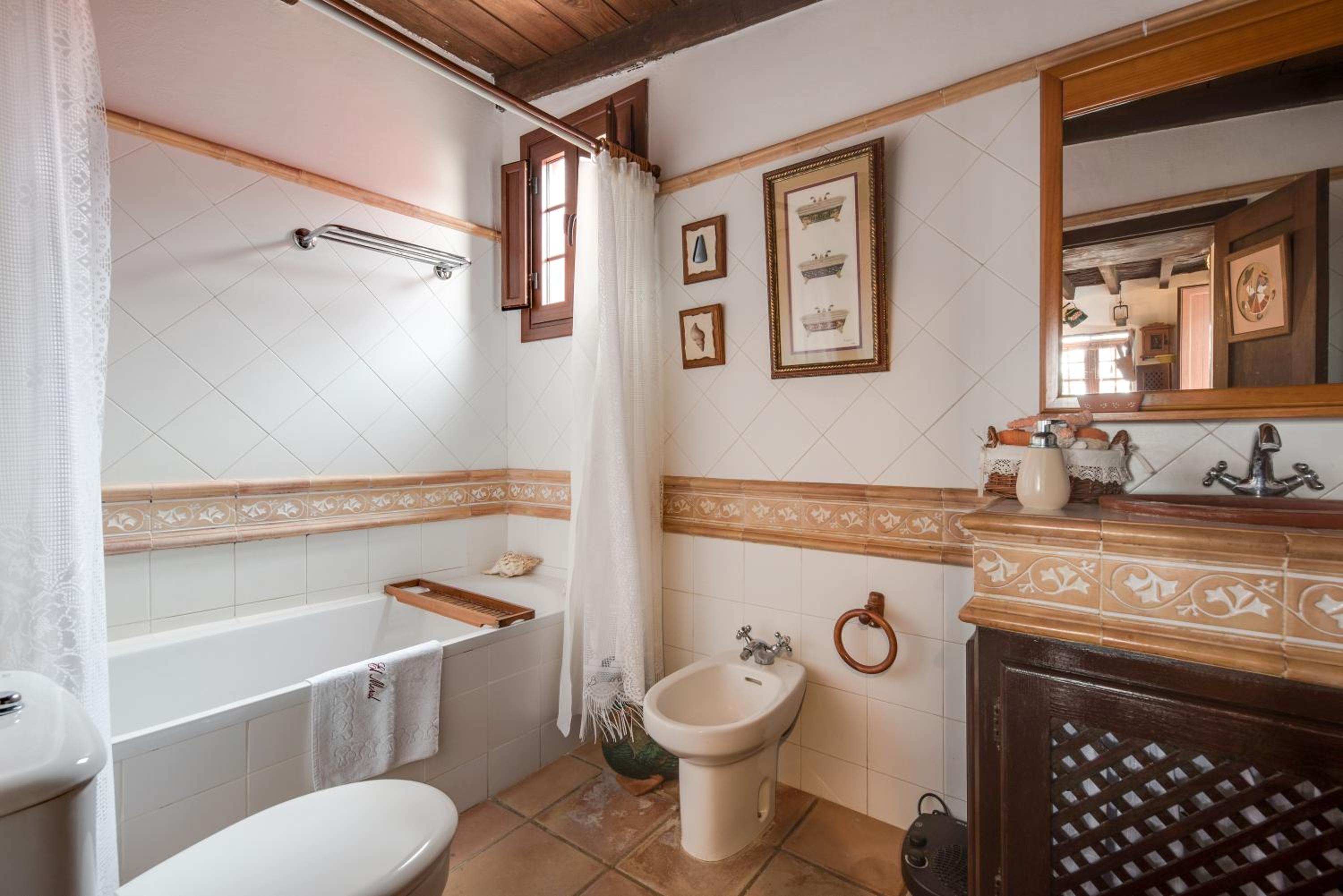 Villa with Sea View - Photo 4