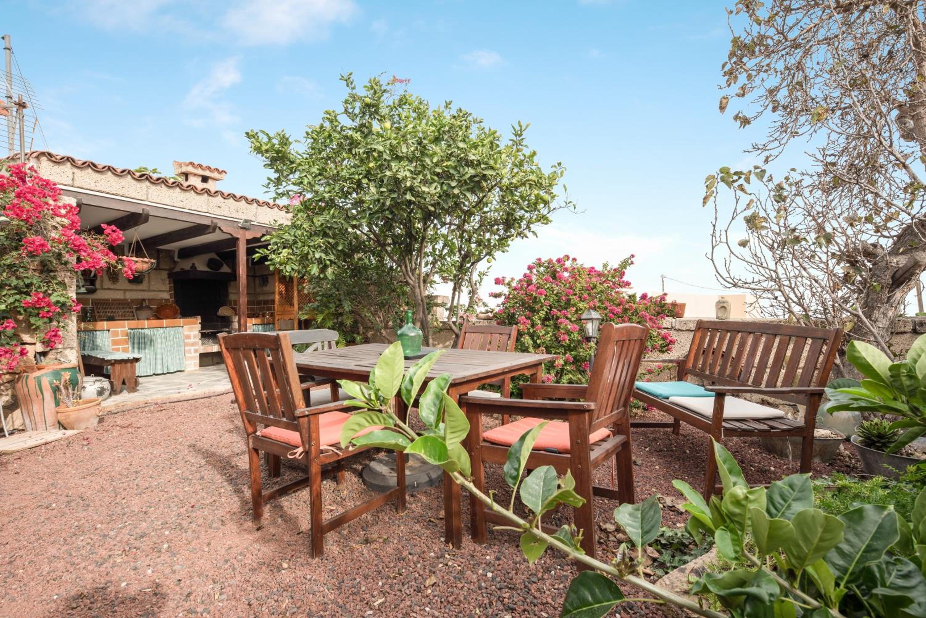 Villa with Sea View - Photo 22