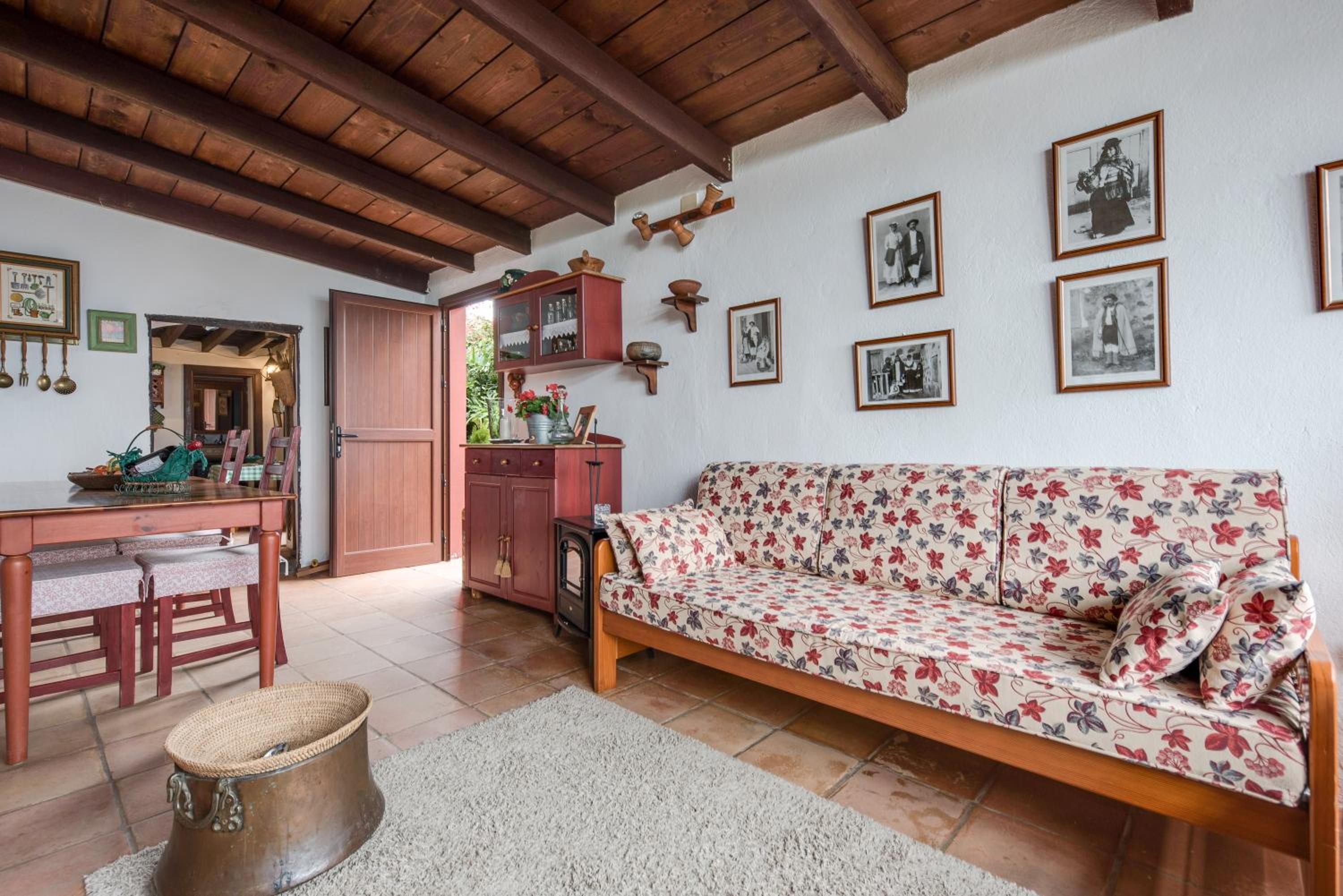 Villa with Sea View - Photo 26