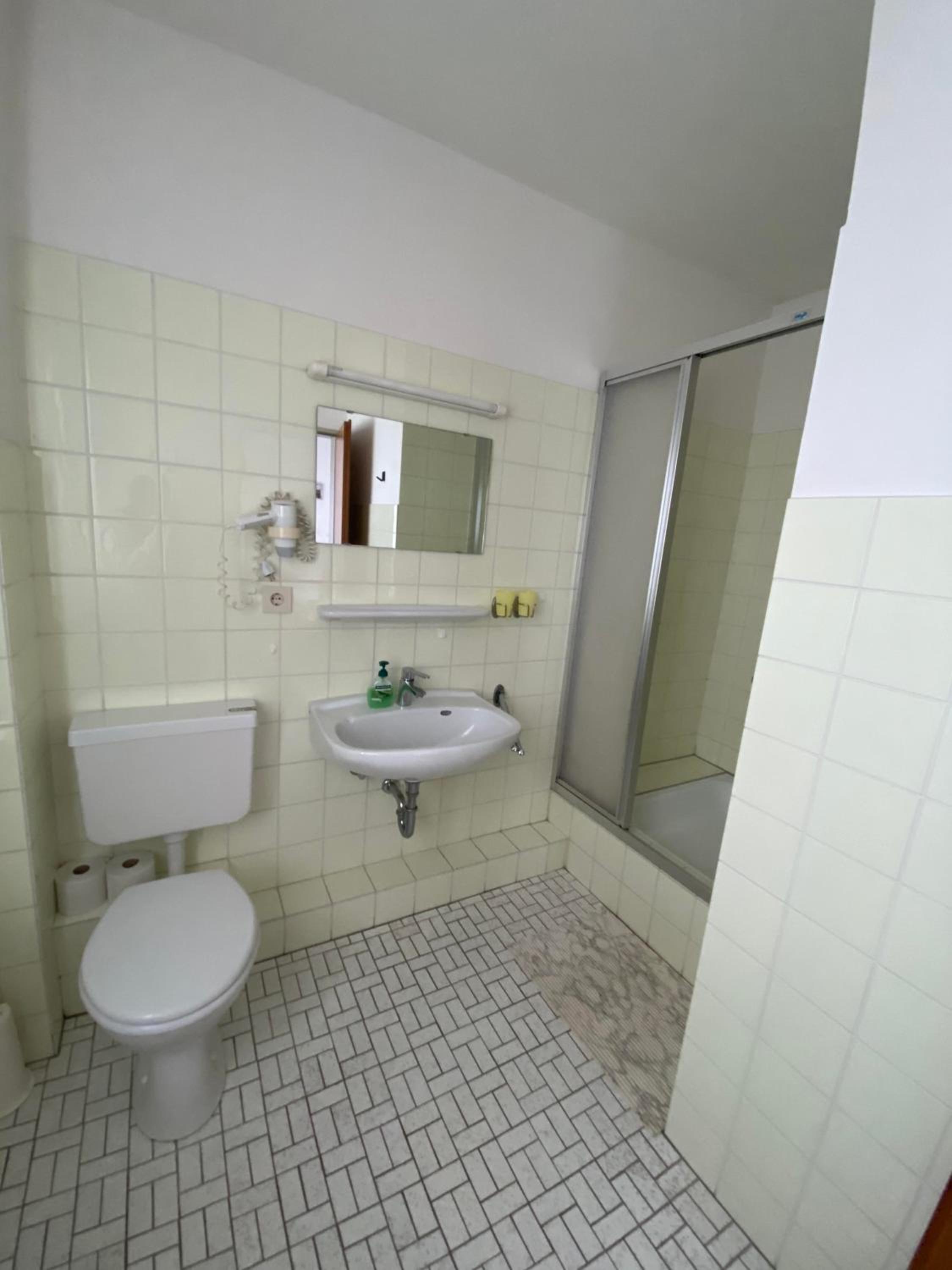 Twin Room with City View photo 3