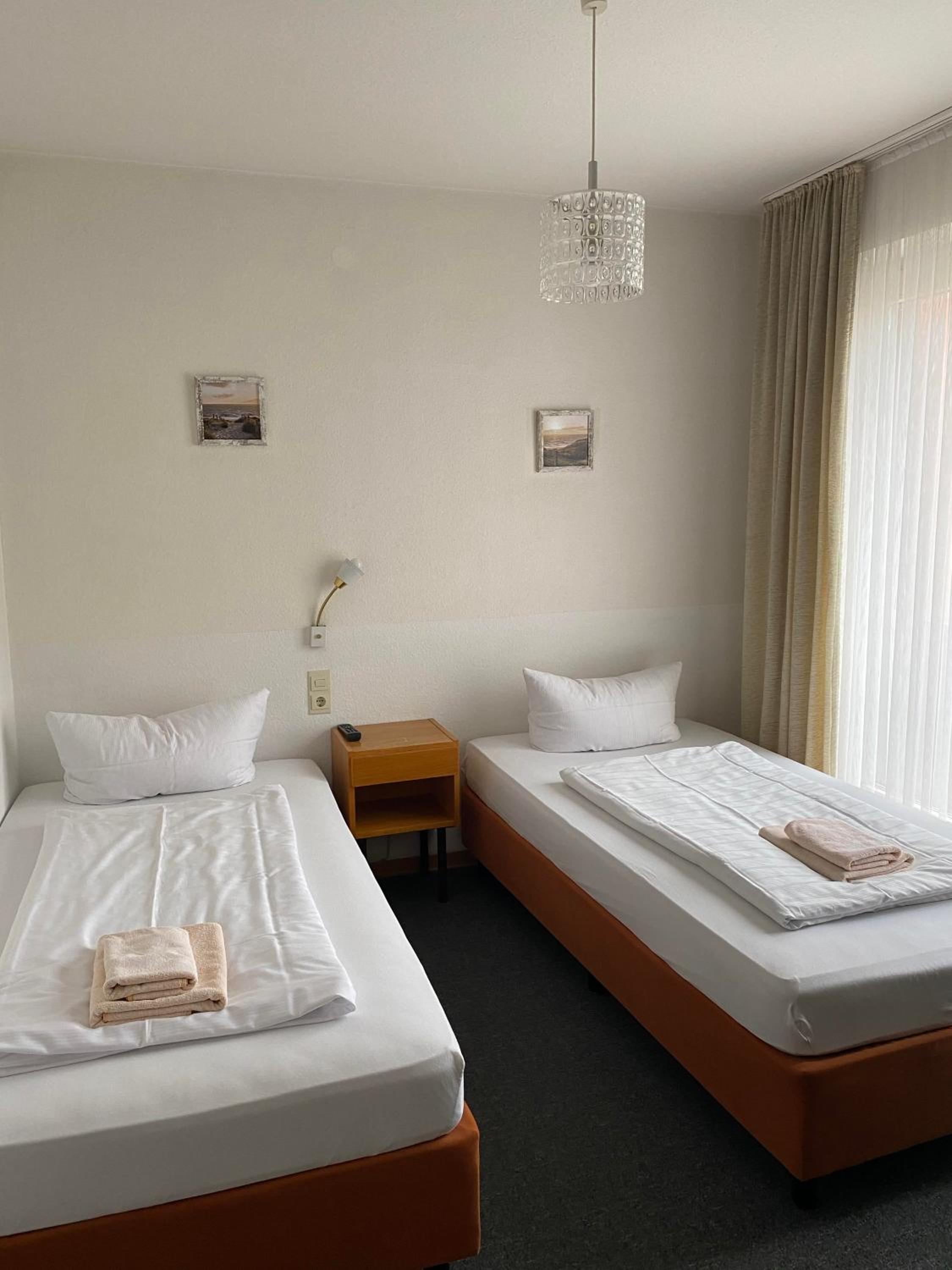 Twin Room with City View photo 2