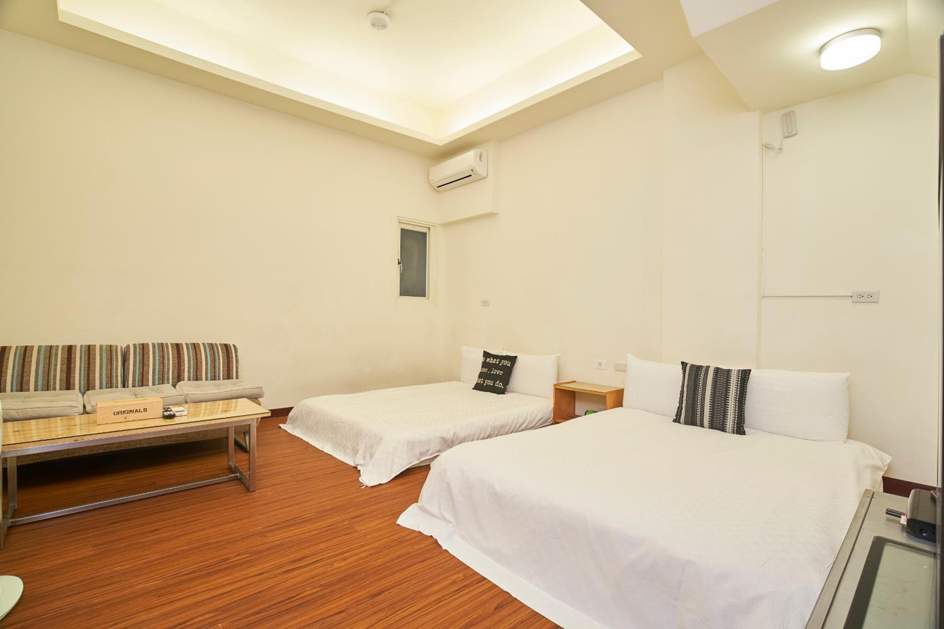 Economy Quadruple Room