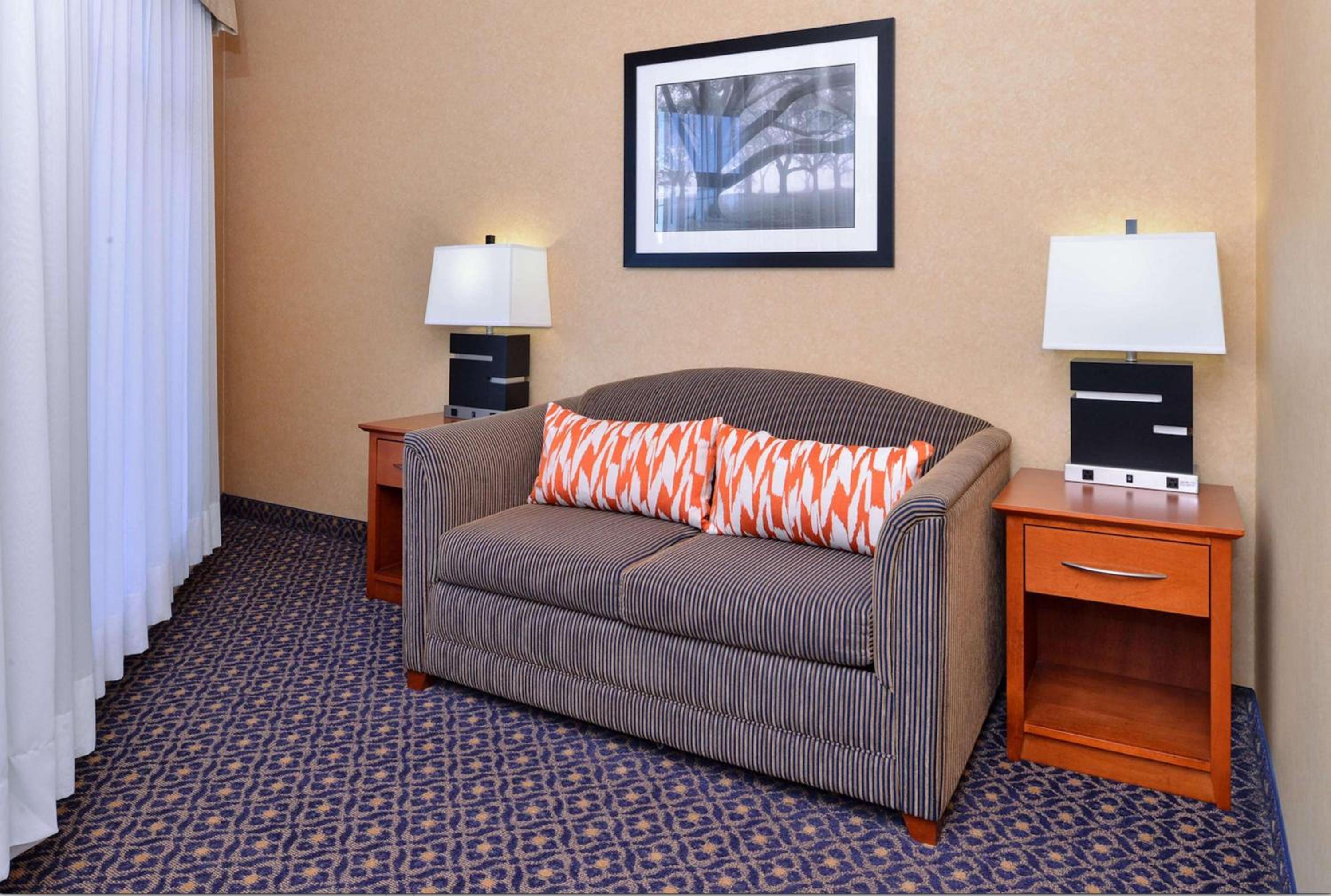 Family Suite - Non-Smoking - Photo 4
