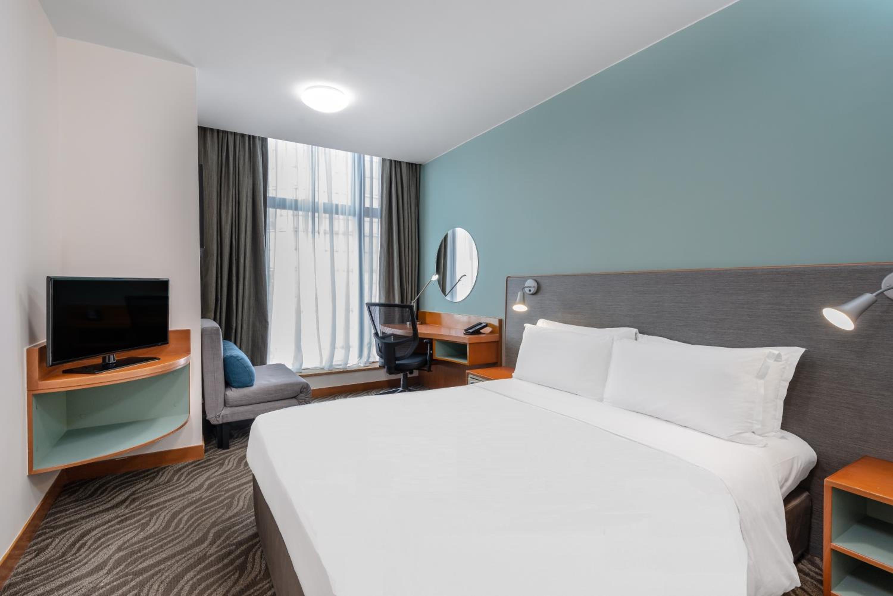 Standard Queen Room - High Floor