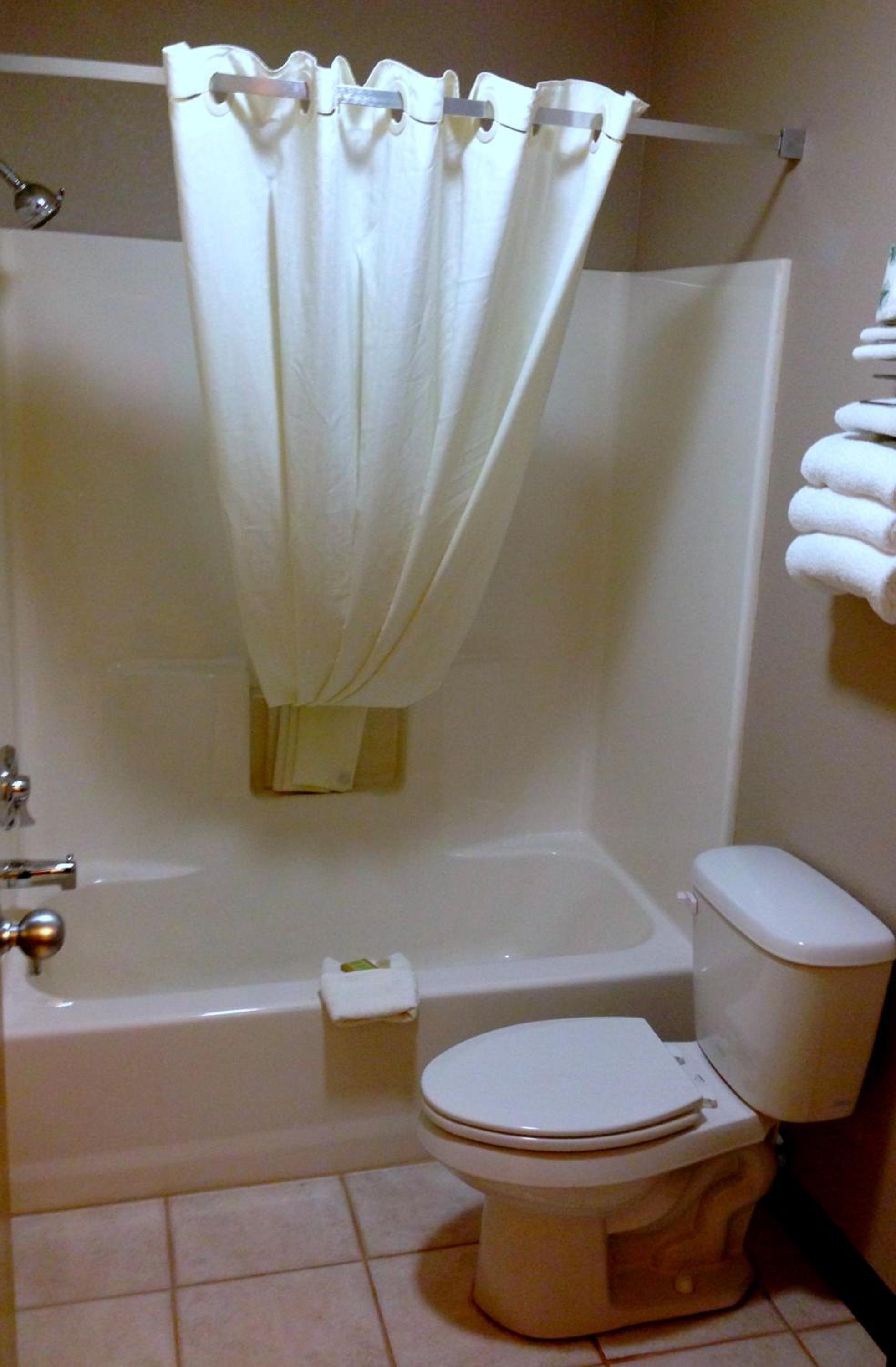 Queen Room - Non-Smoking - Photo 3