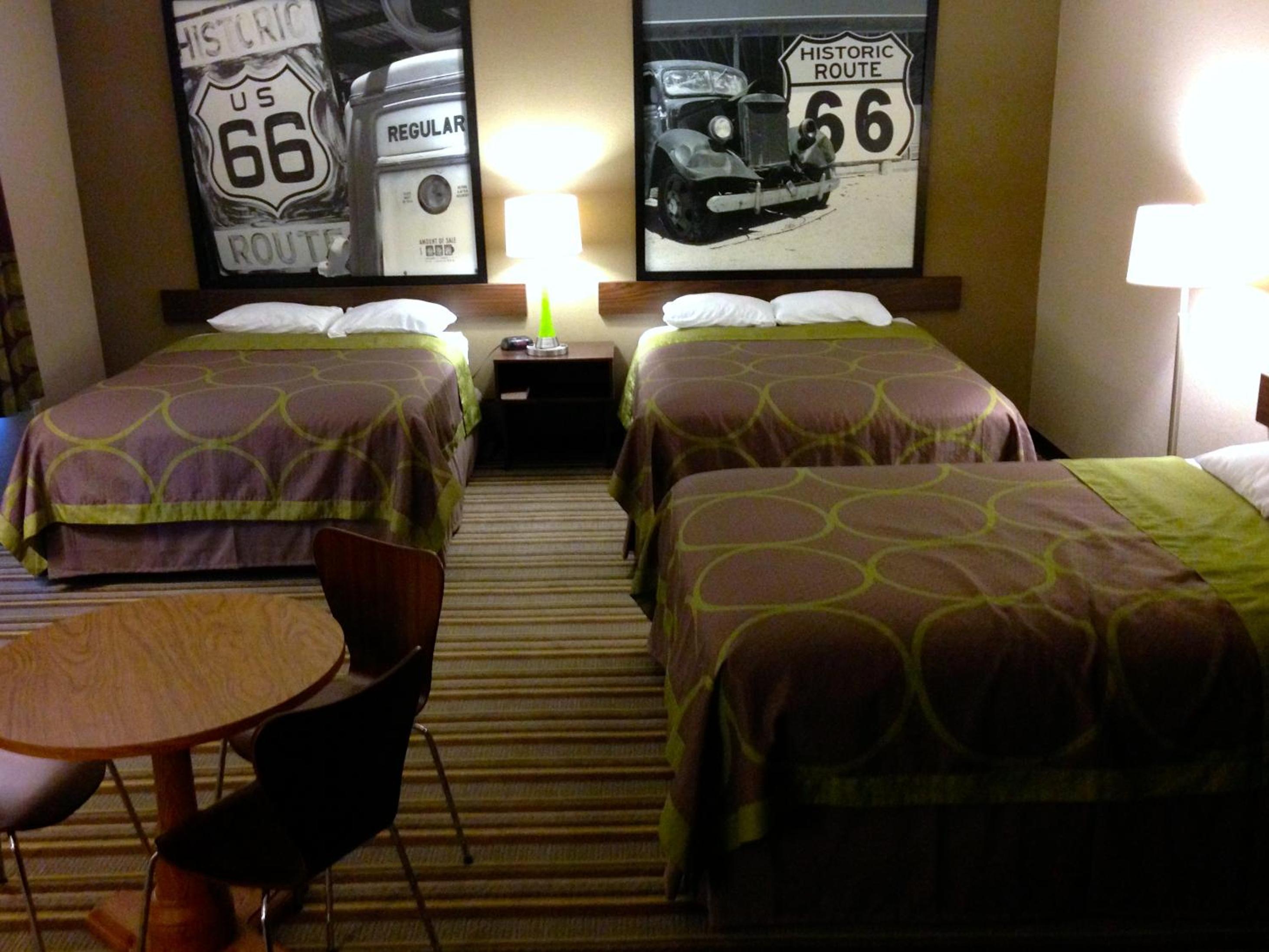 Superior Queen Suite - Non-Smoking - Photo 7