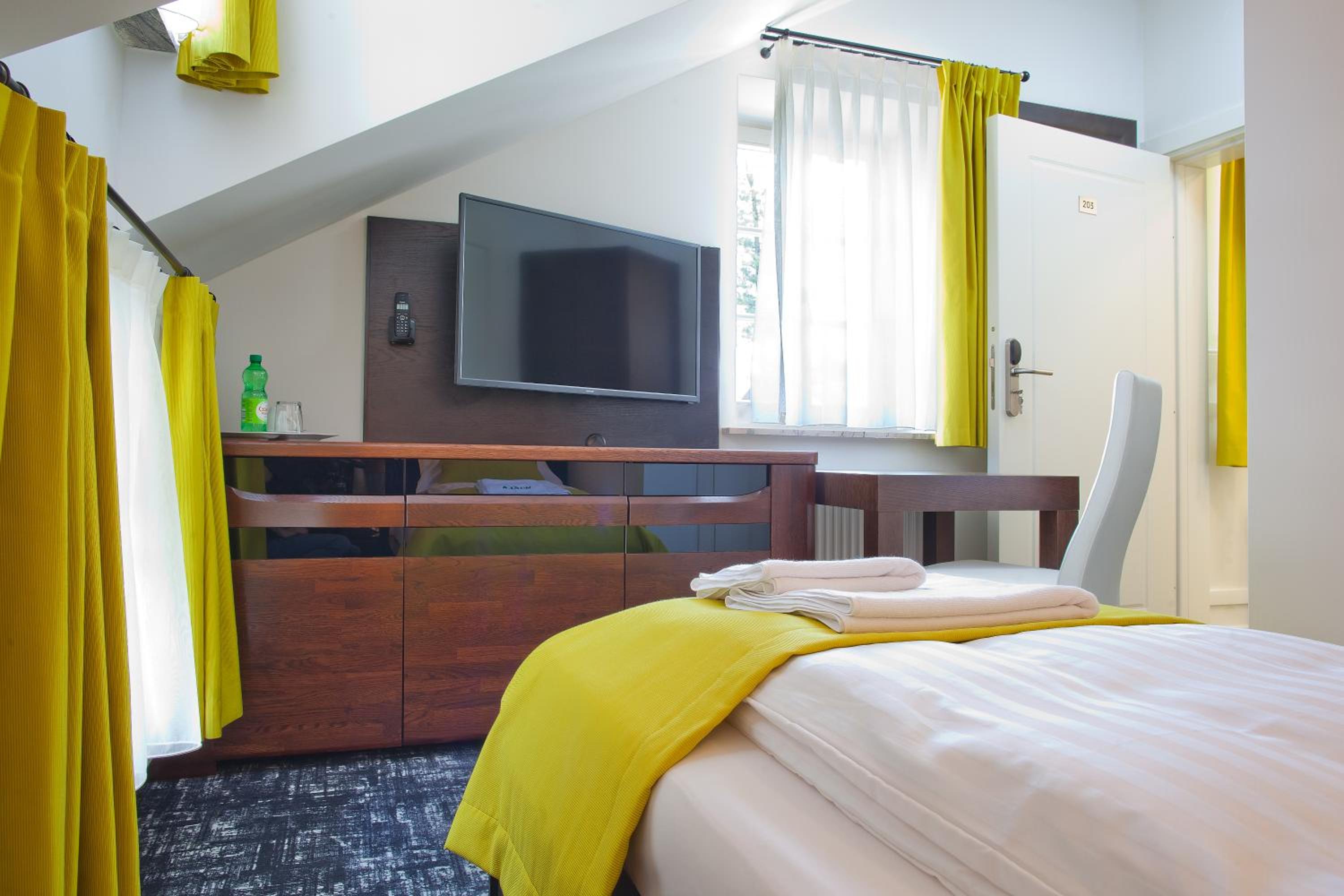 Single Room photo 3