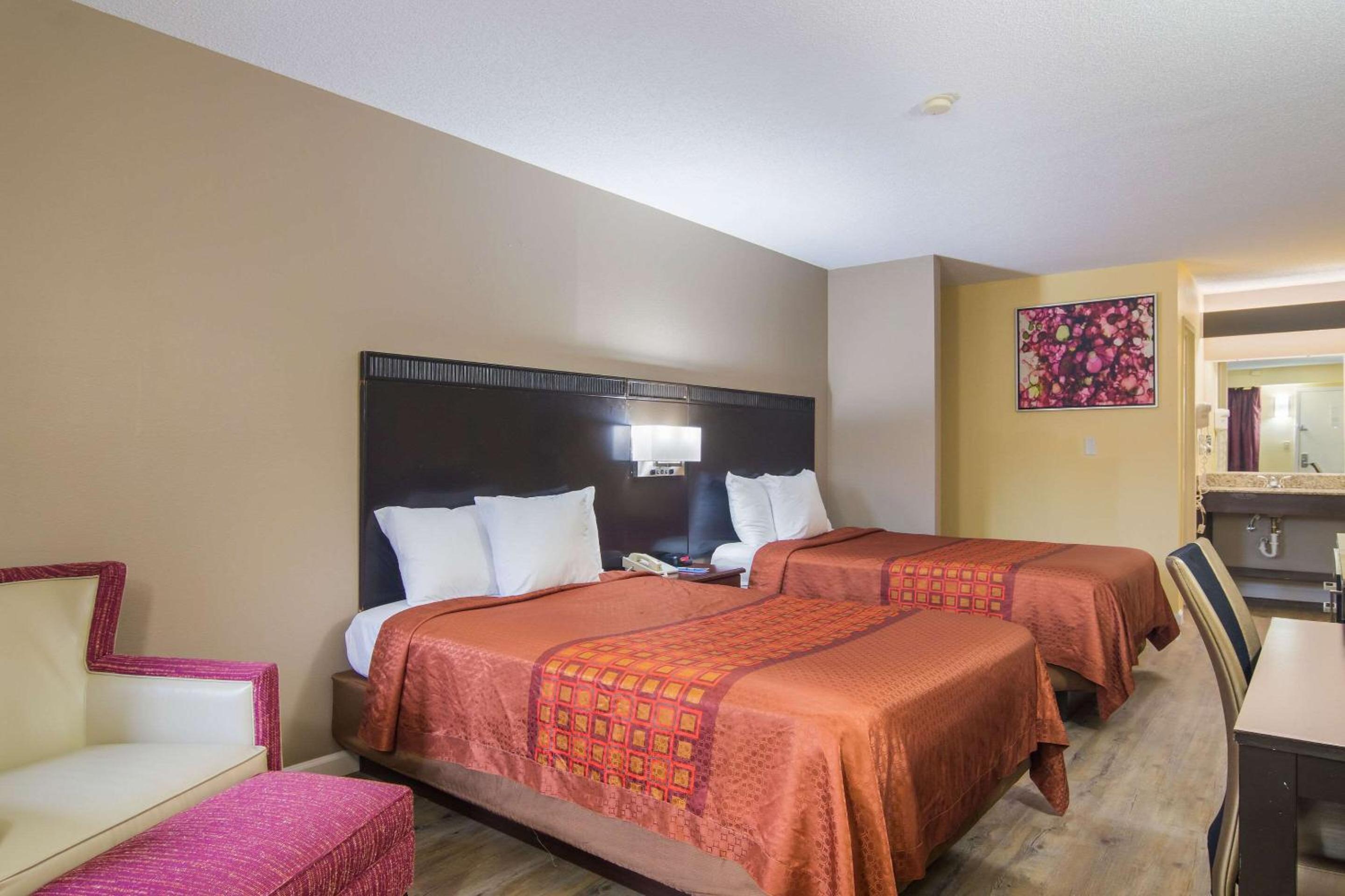 Double Room with Two Double Beds - Non-Smoking - Photo 1