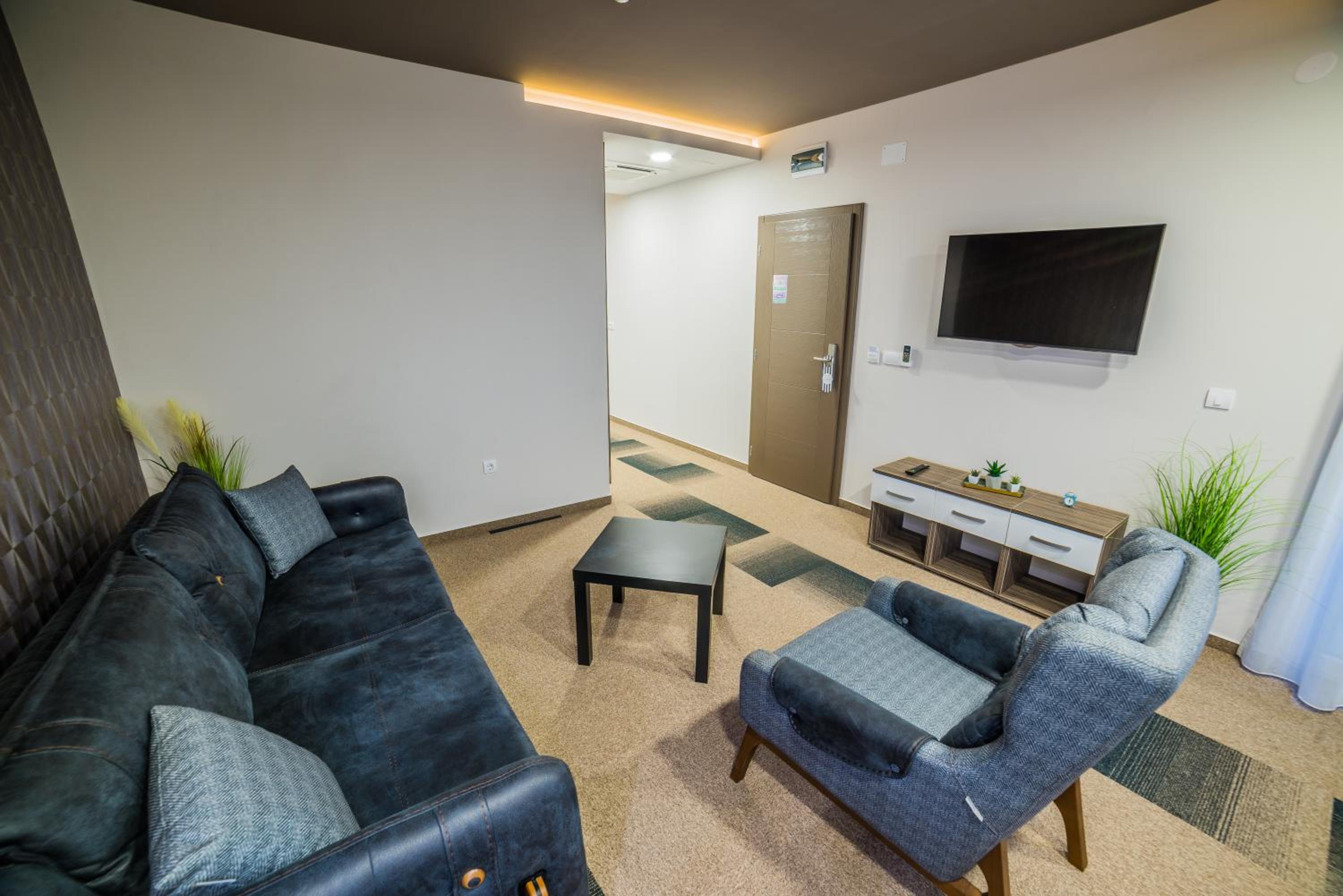 King Suite - Photo 5
