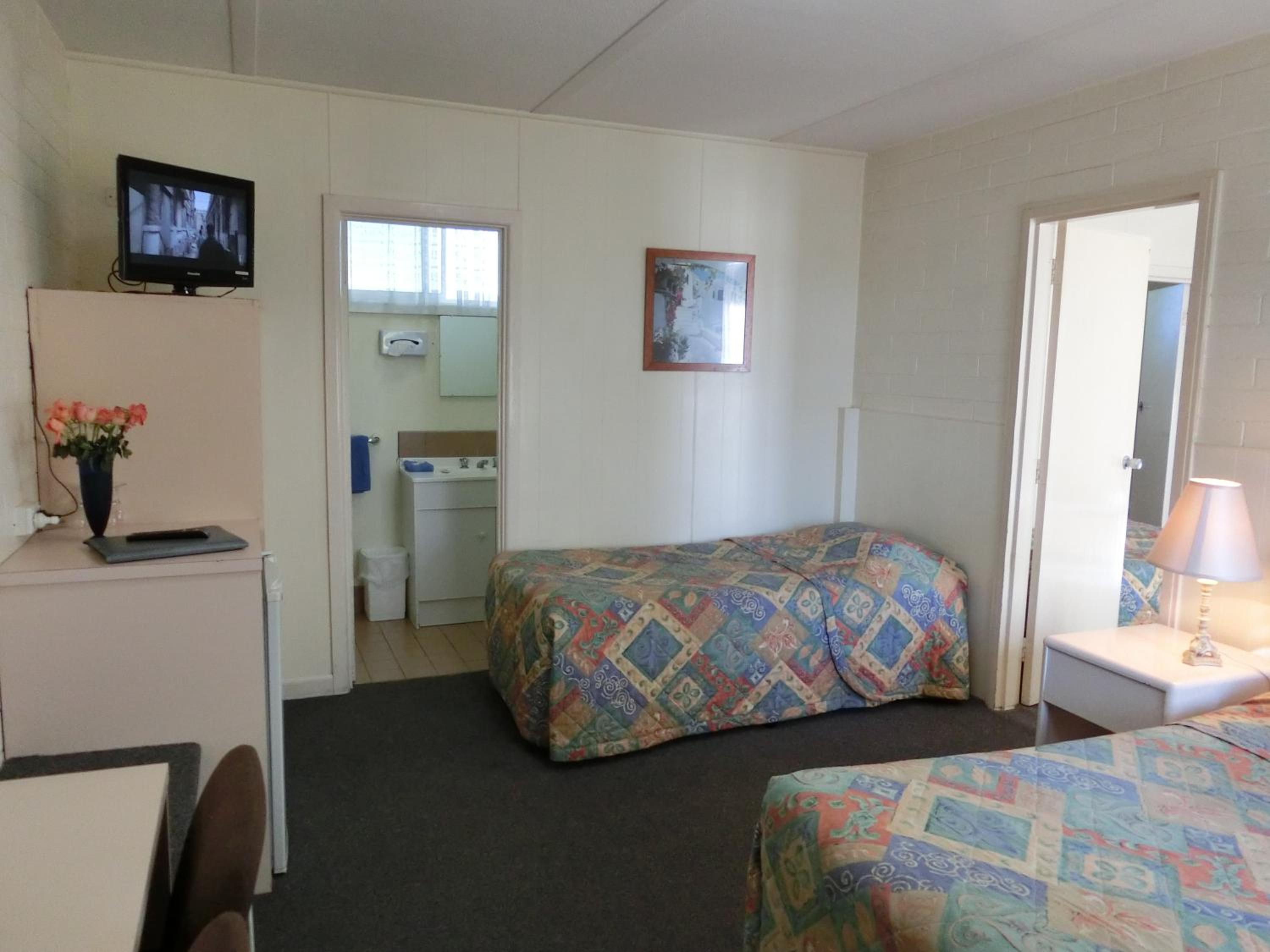Family Room photo 3