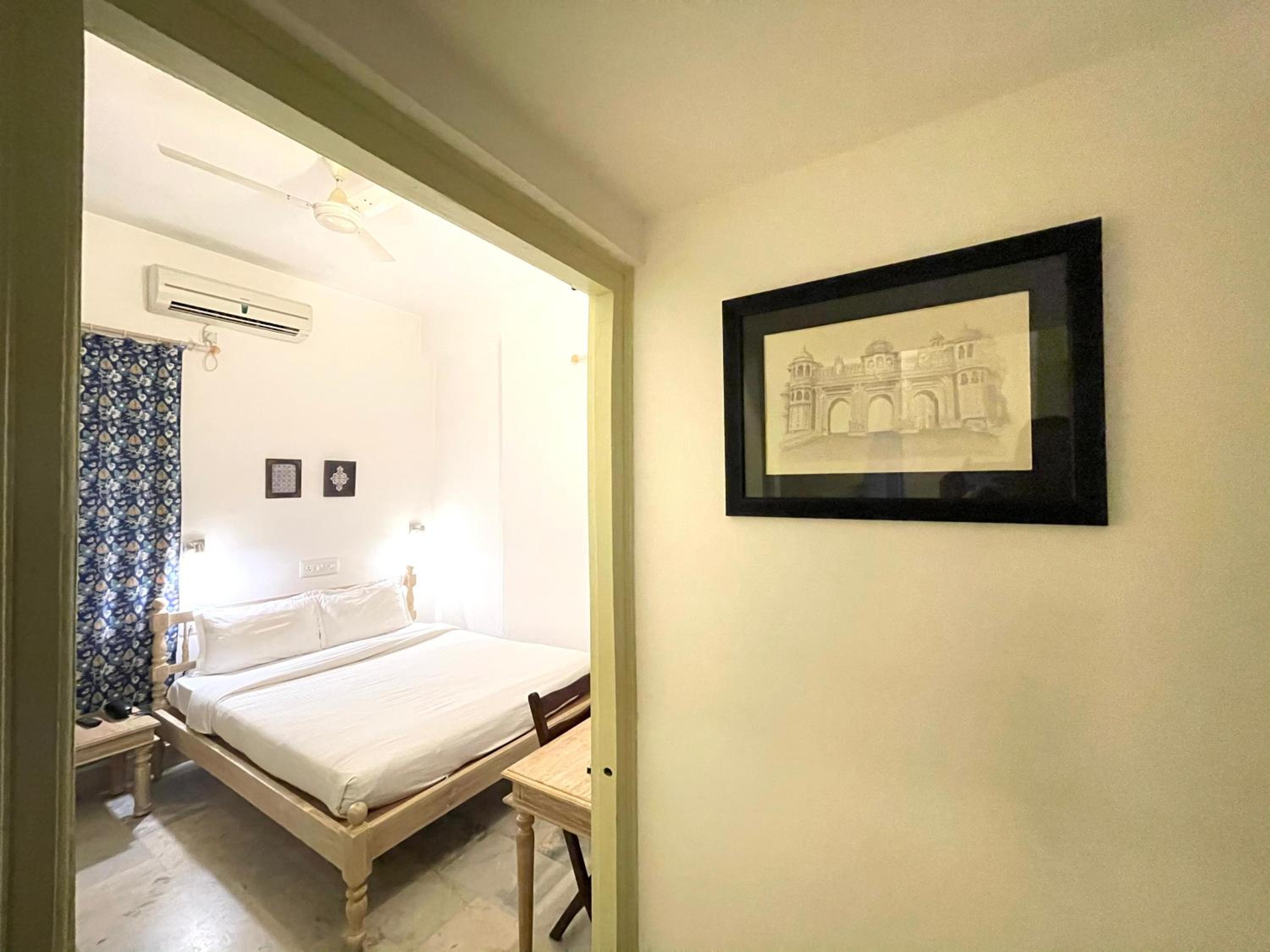 Standard Double or Twin Room - Photo 14