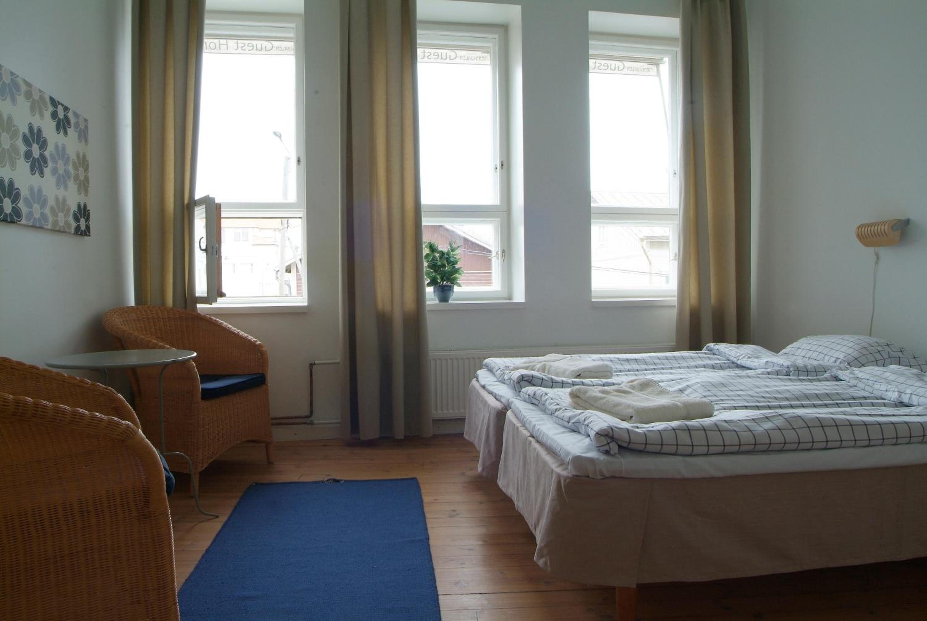 Double or Twin Room with Shared Bathroom photo 3