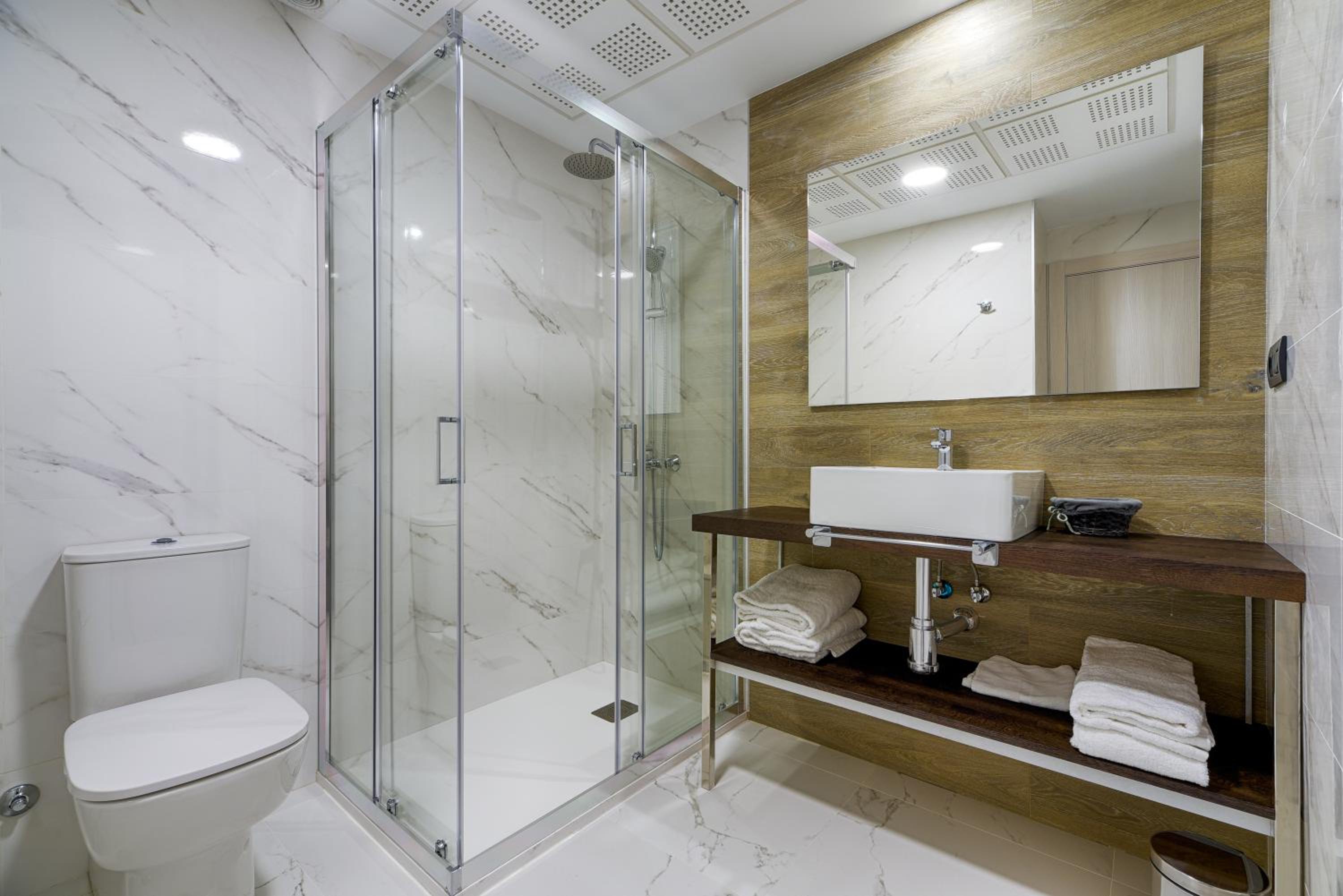 Apartment with Sea View - Photo 14