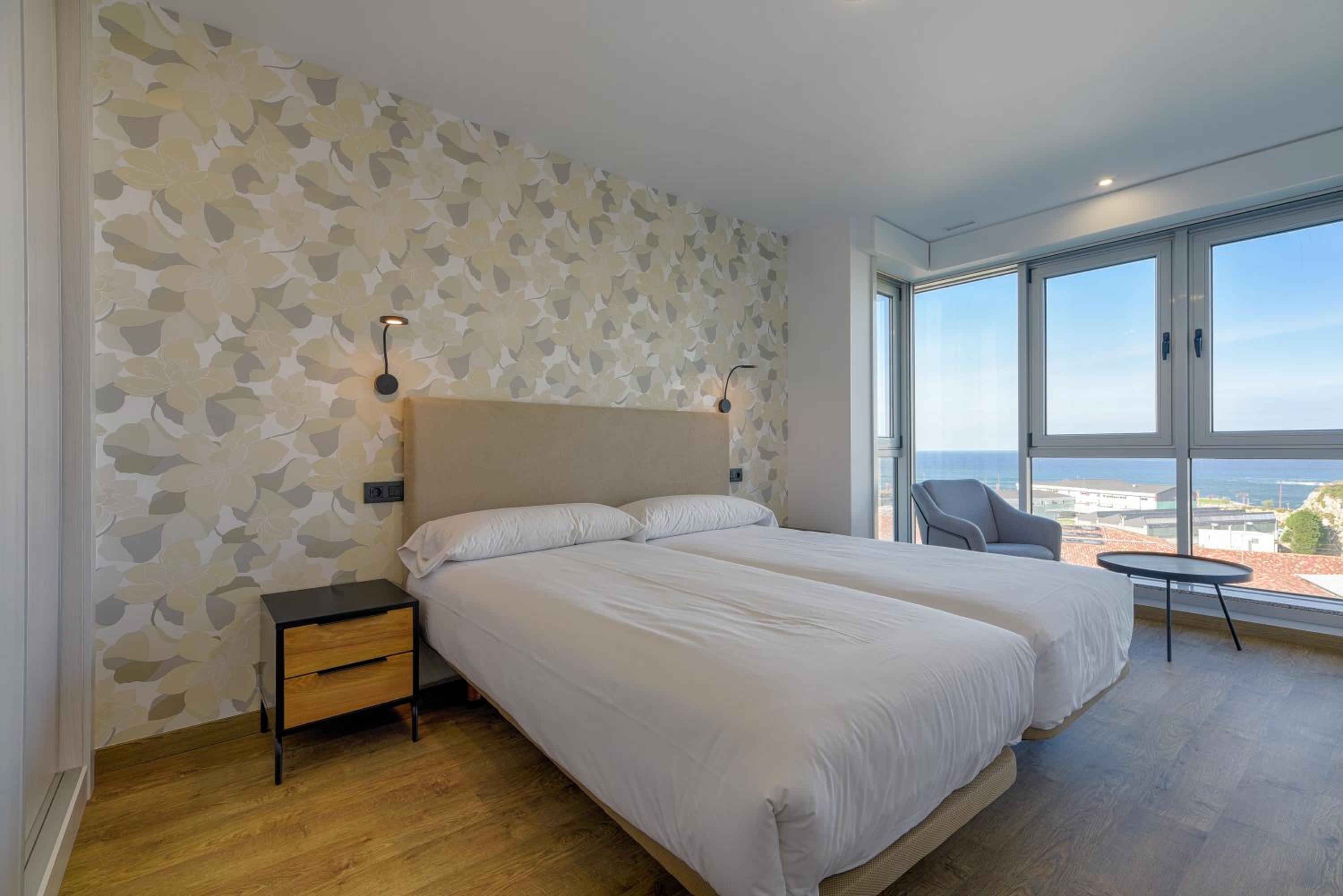 Apartment with Sea View - Photo 26