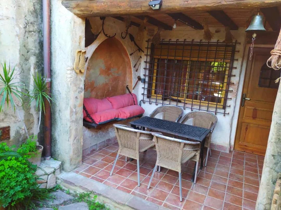 Double Room with Spa Bath - Photo 8