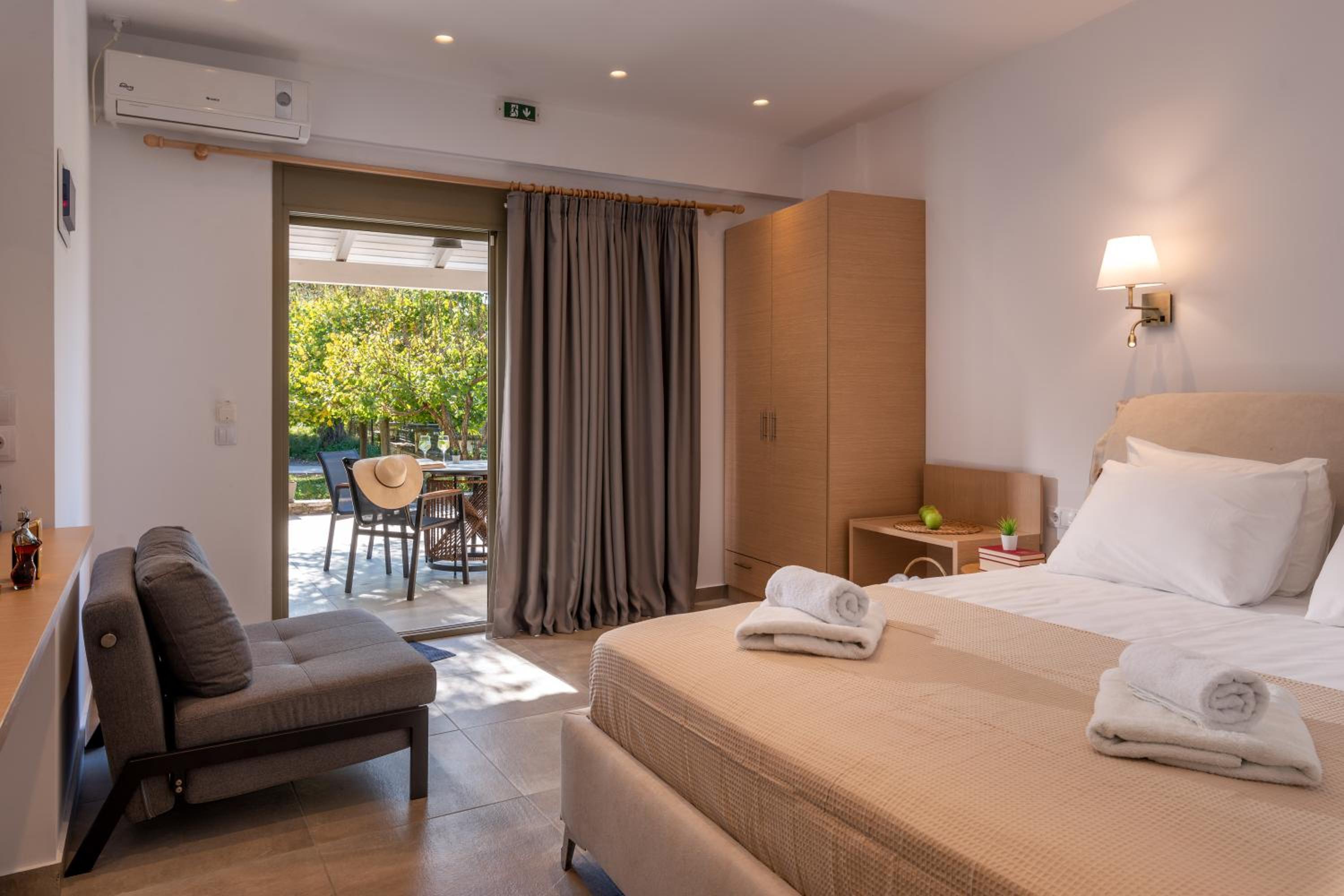Triple Room with Garden View