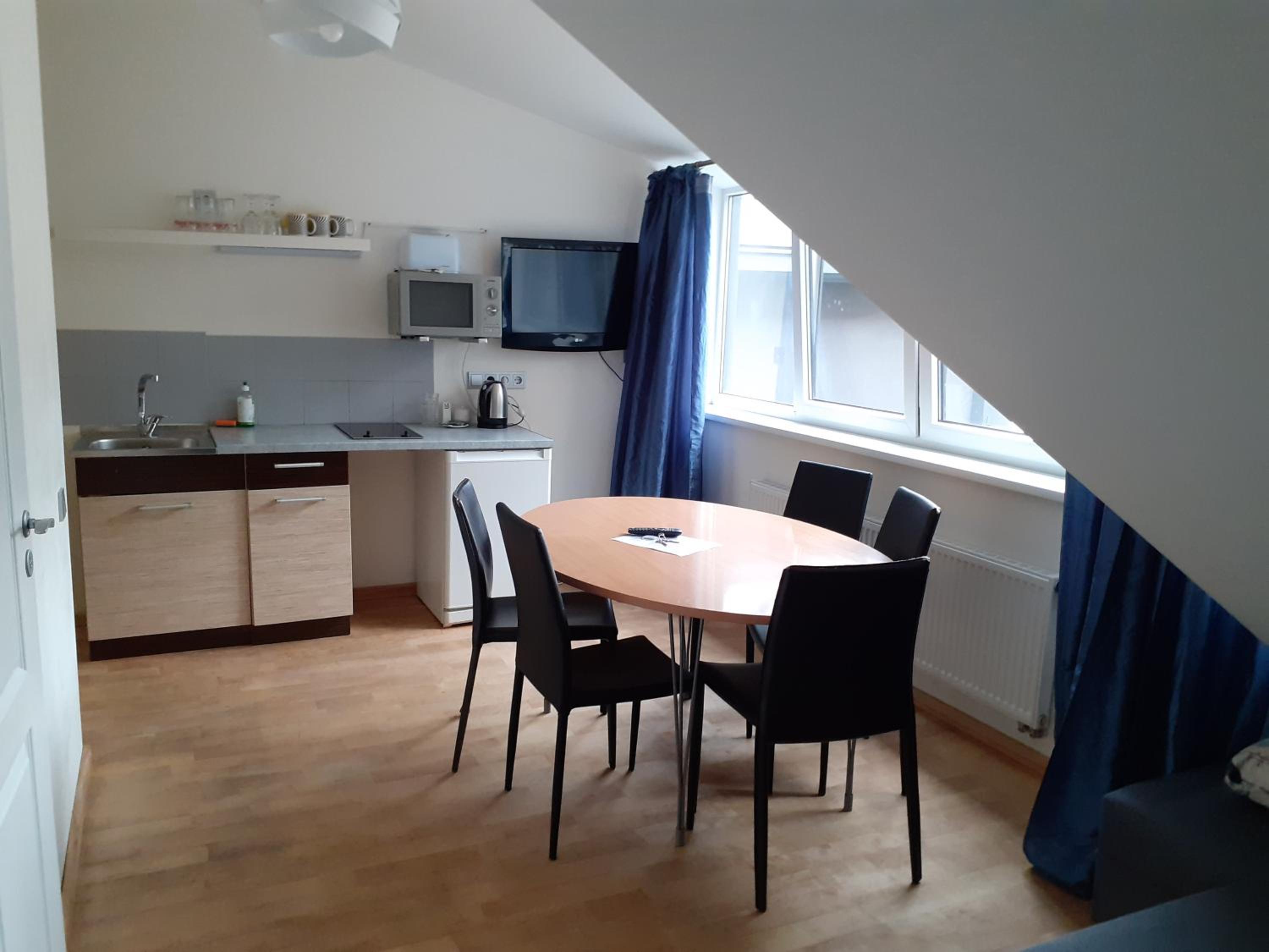 Two-Bedroom Apartment - Photo 5