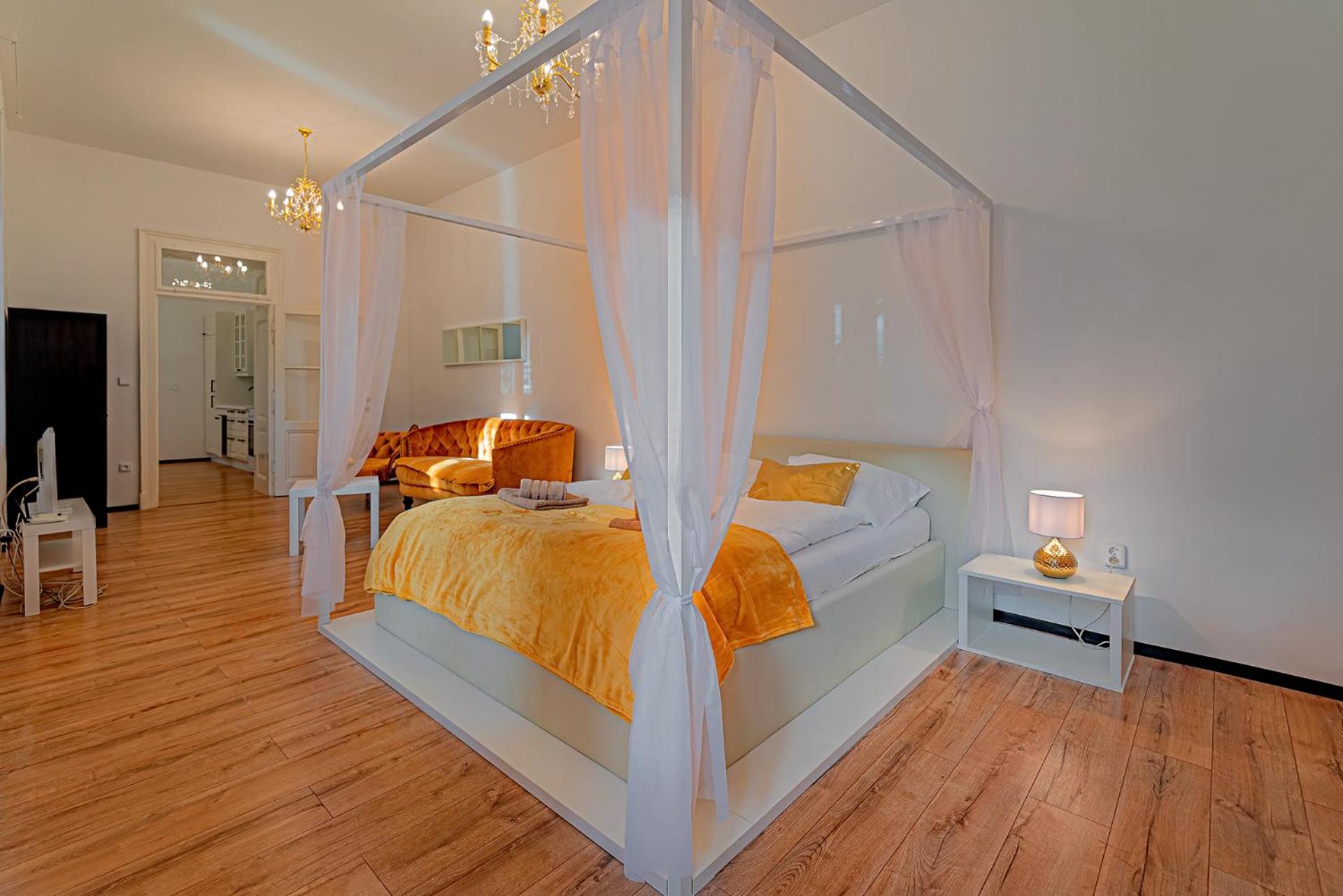 Deluxe Family Room photo 1