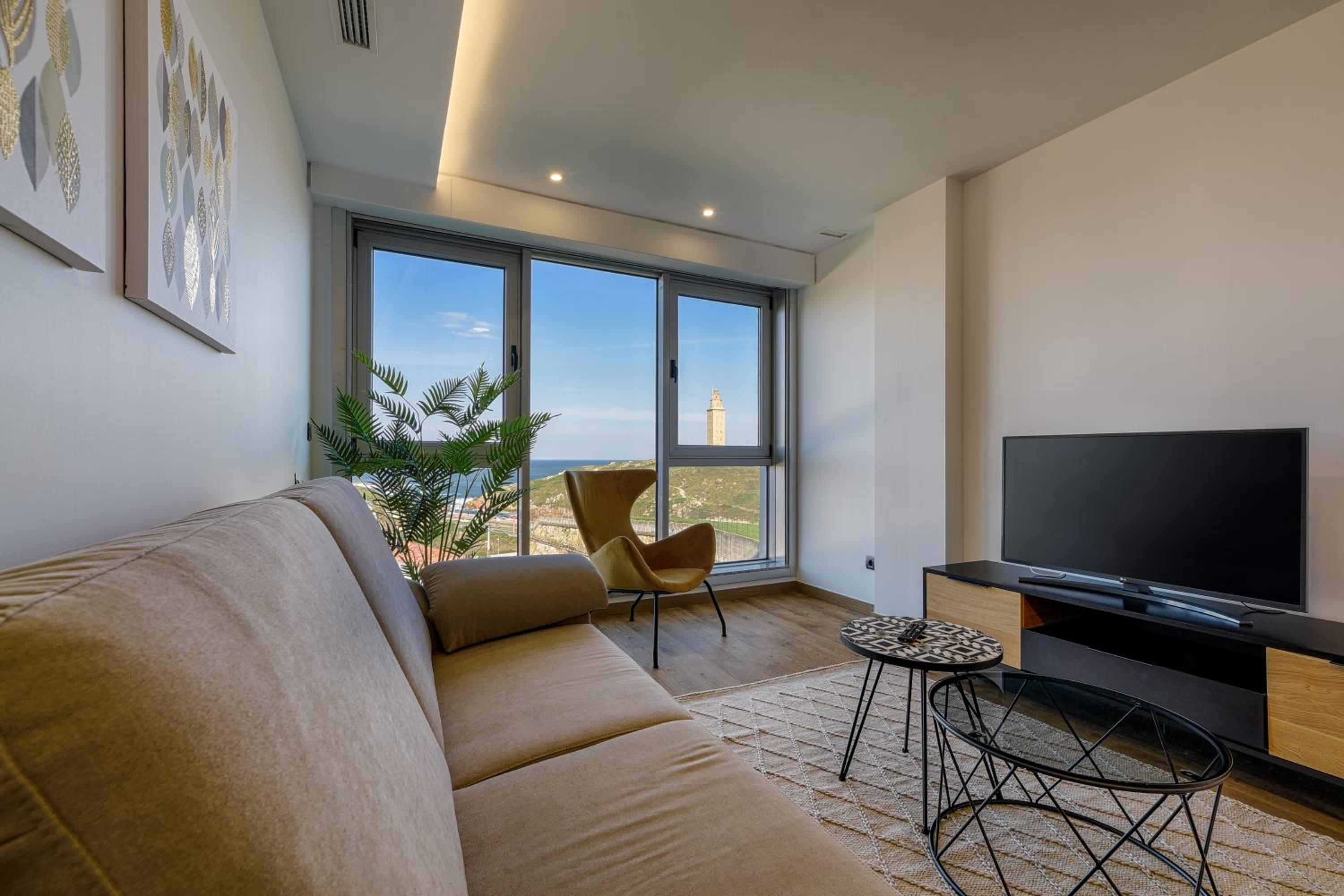 Apartment with Sea View - Photo 7
