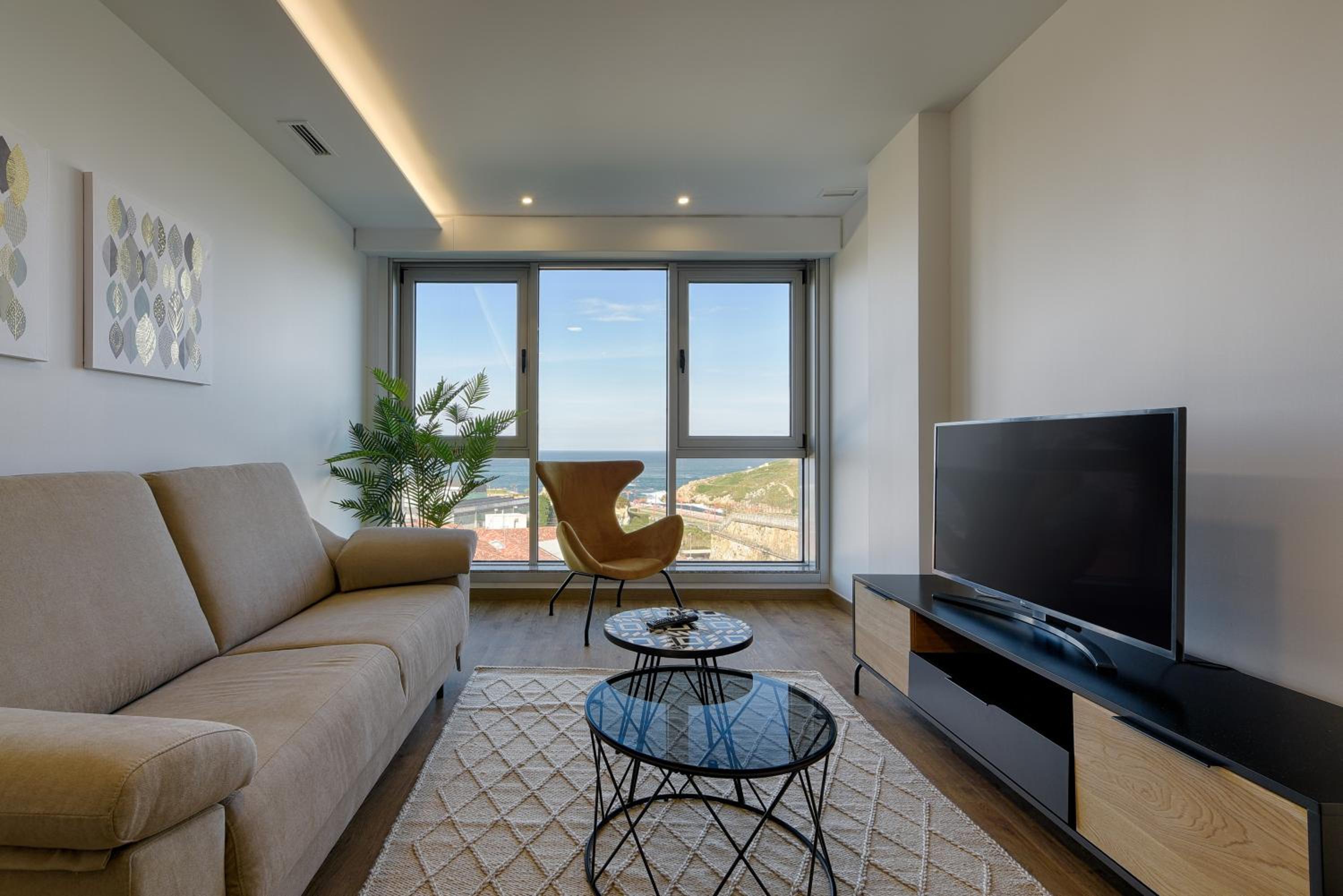 Apartment with Sea View - Photo 8