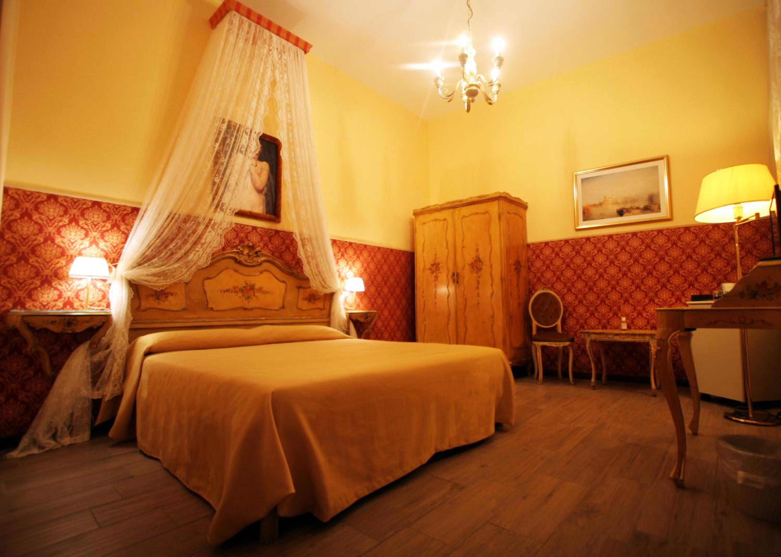 Double Room with Private Bathroom photo 3