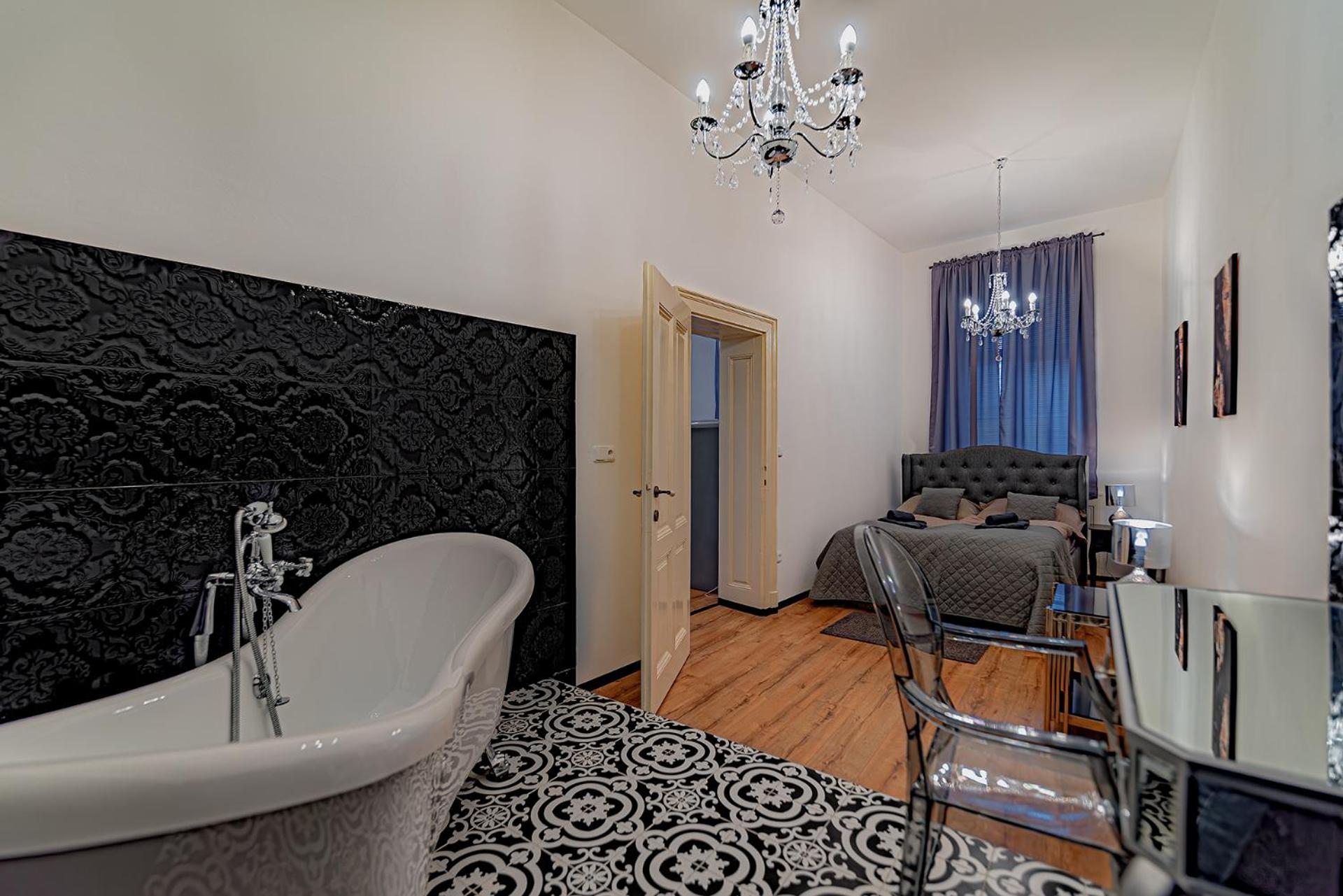 King Room with Spa Bath photo 3