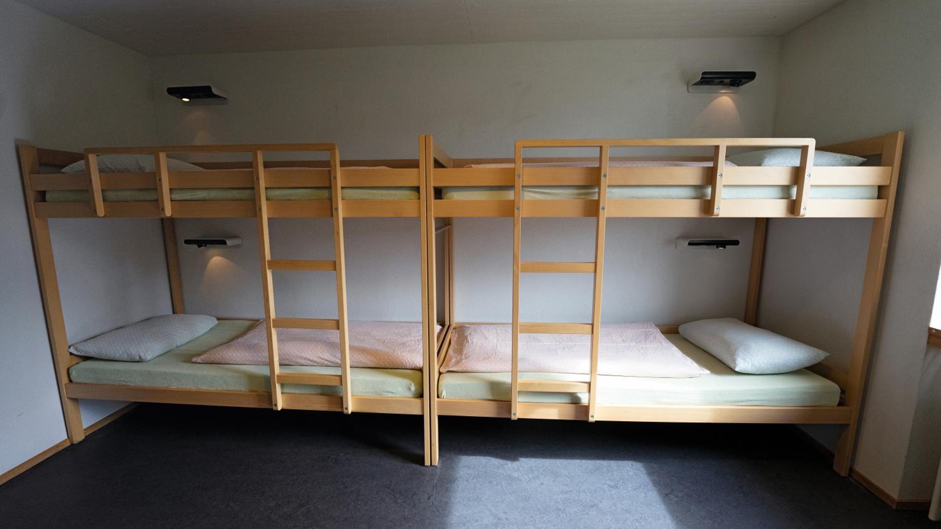 Single Bed in 6-Bed Dormitory Room photo 3