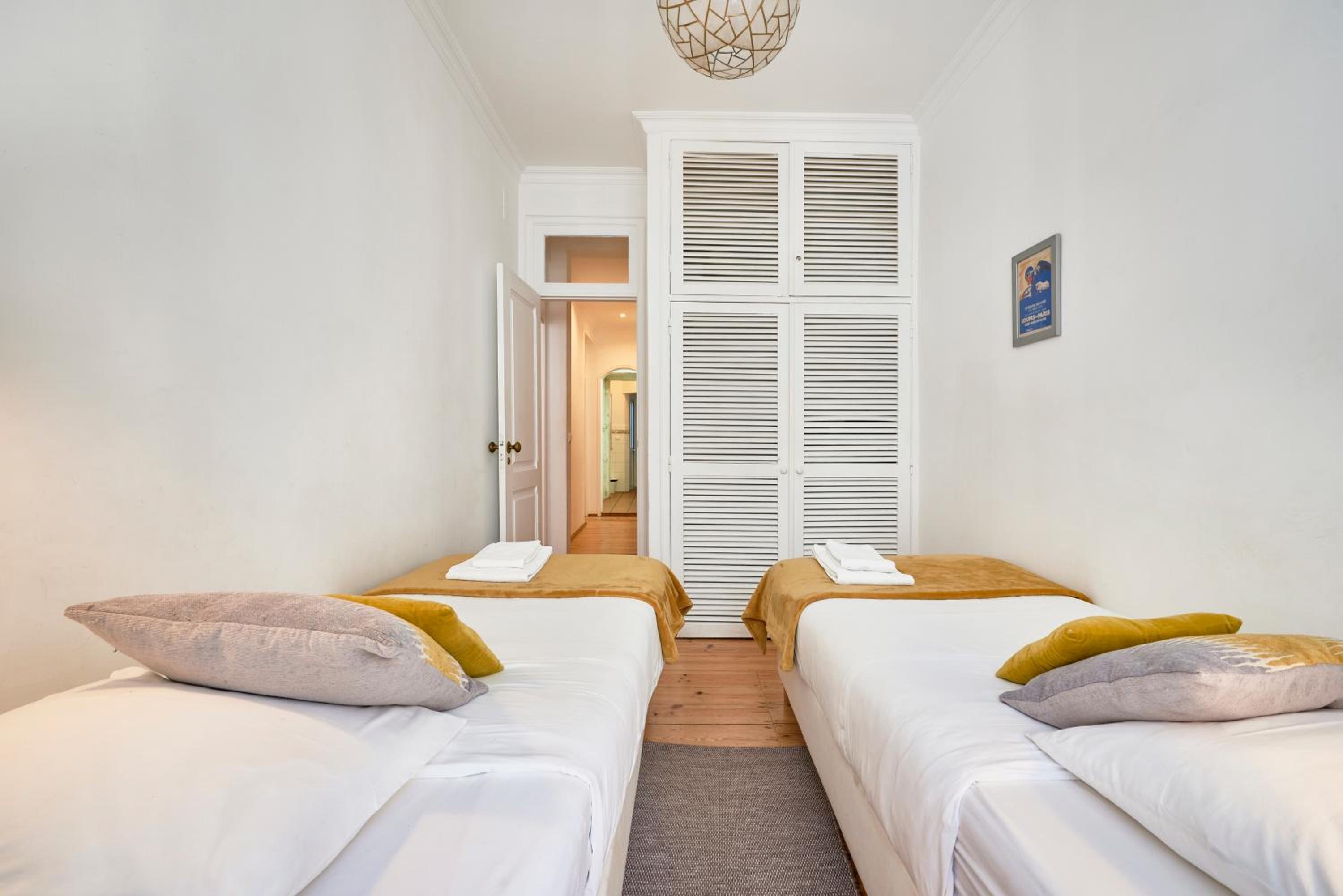 Two-Bedroom Apartment - Photo 16