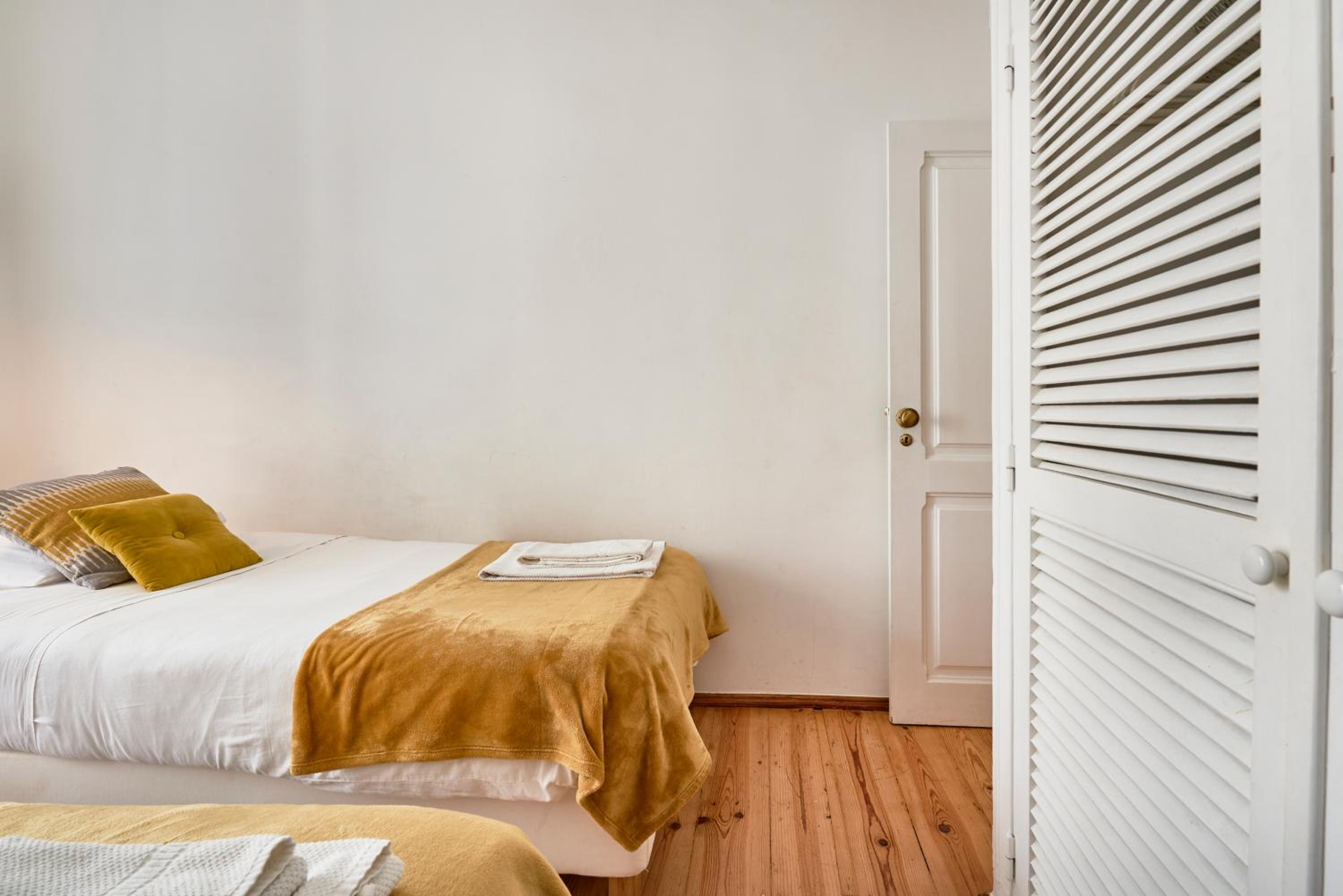 Two-Bedroom Apartment - Photo 17