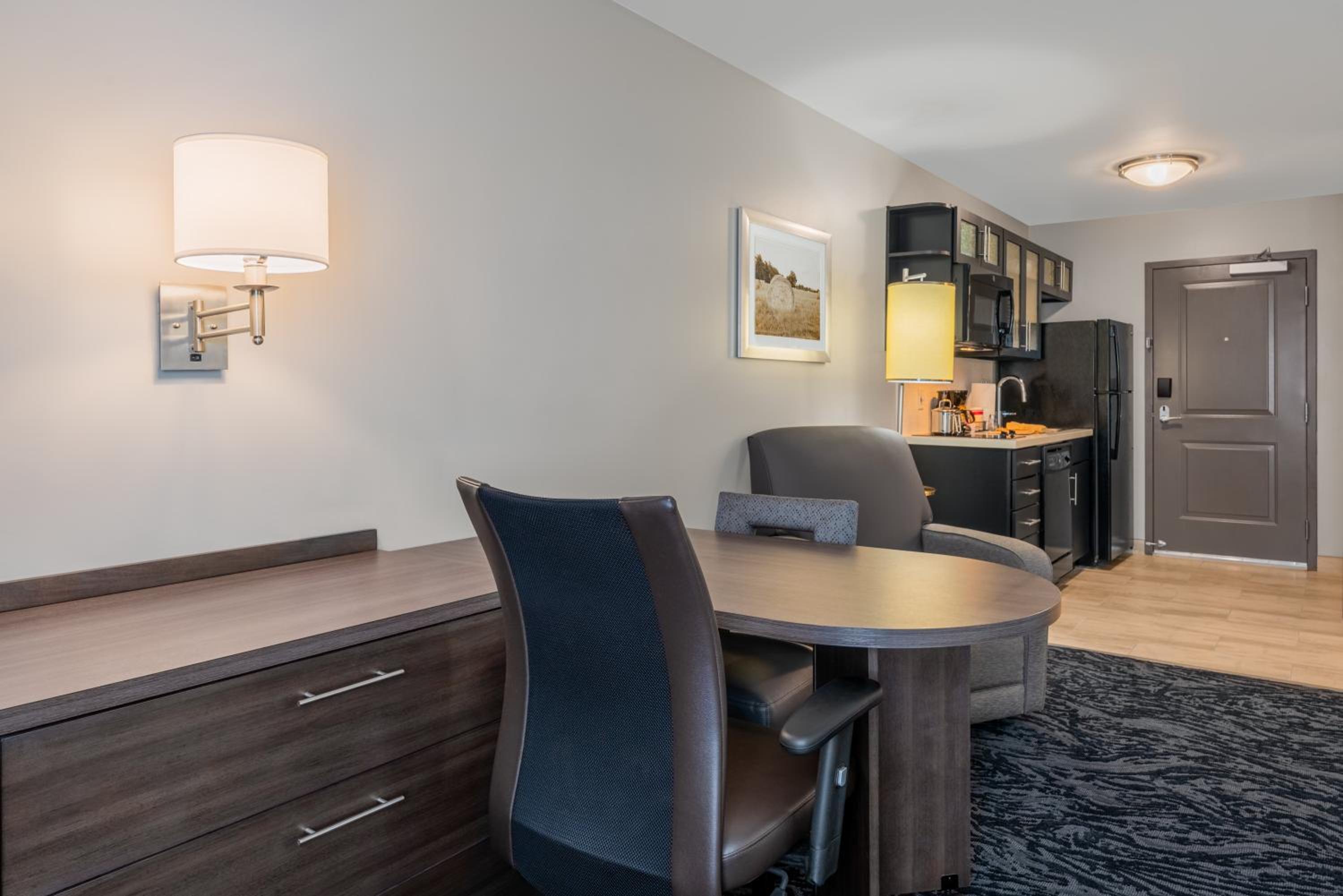 Studio Suite - Photo 2
