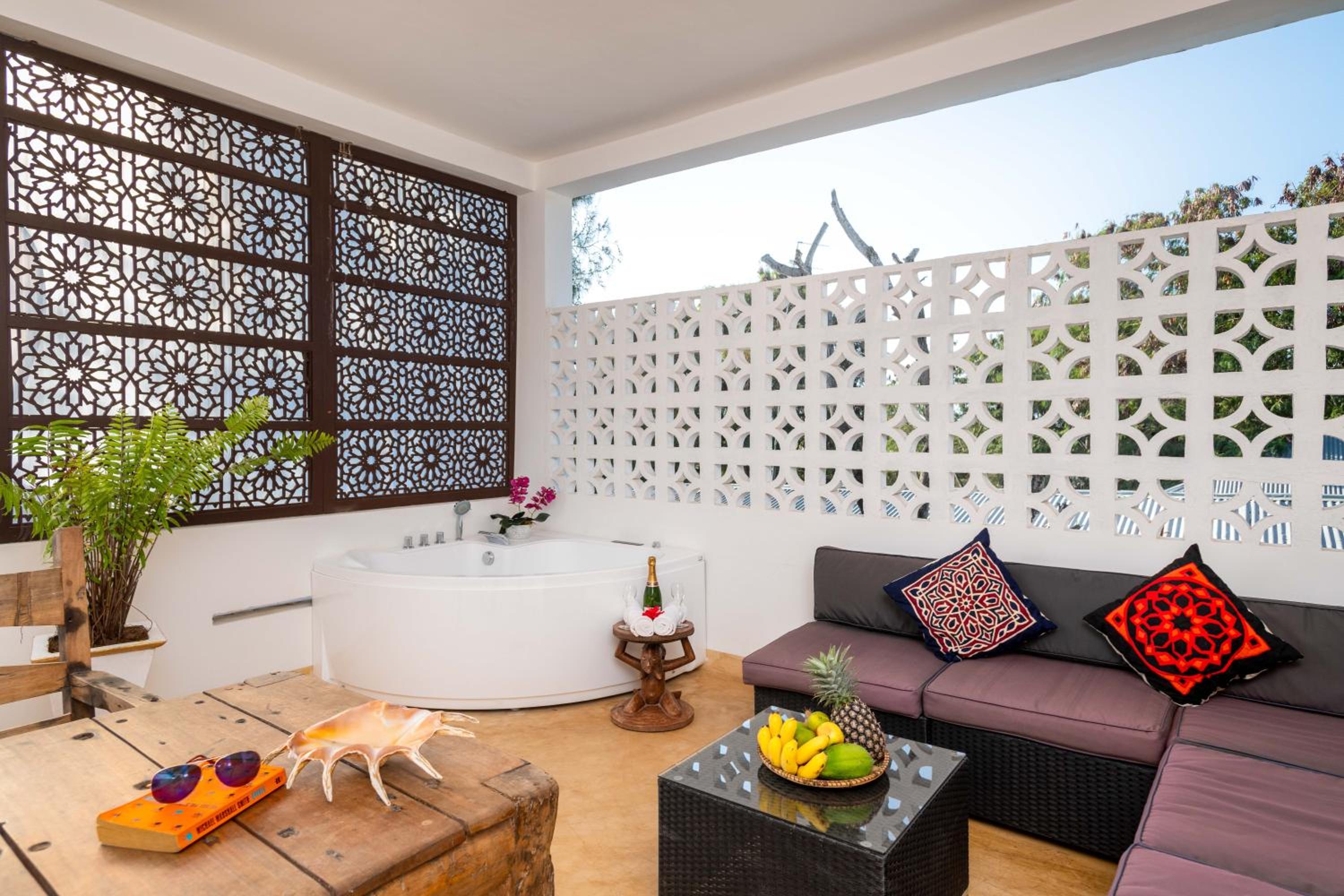 Deluxe Suite With Spa Bath