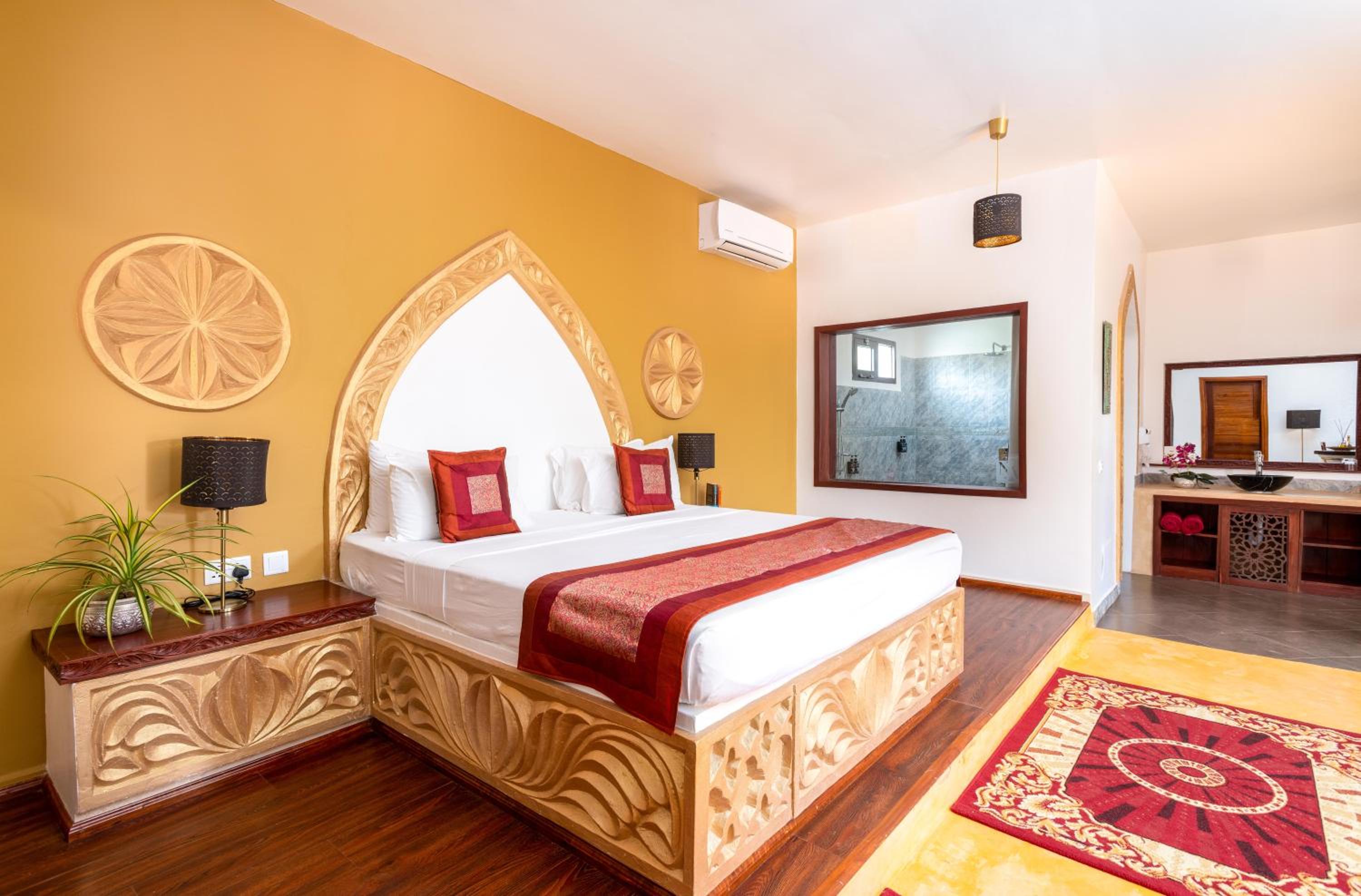 Suite with Spa Bath