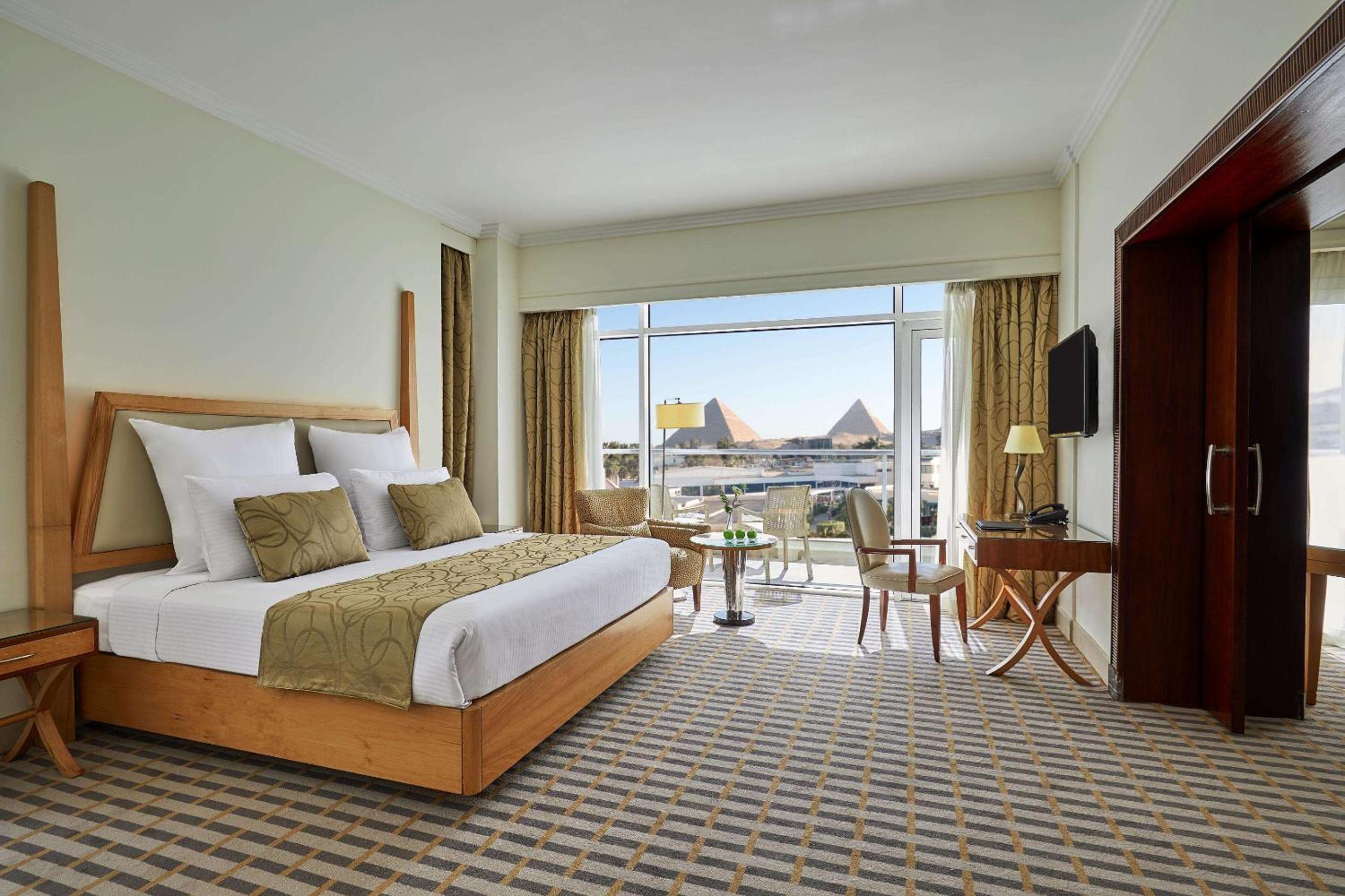 Executive Suite thumbnail 5