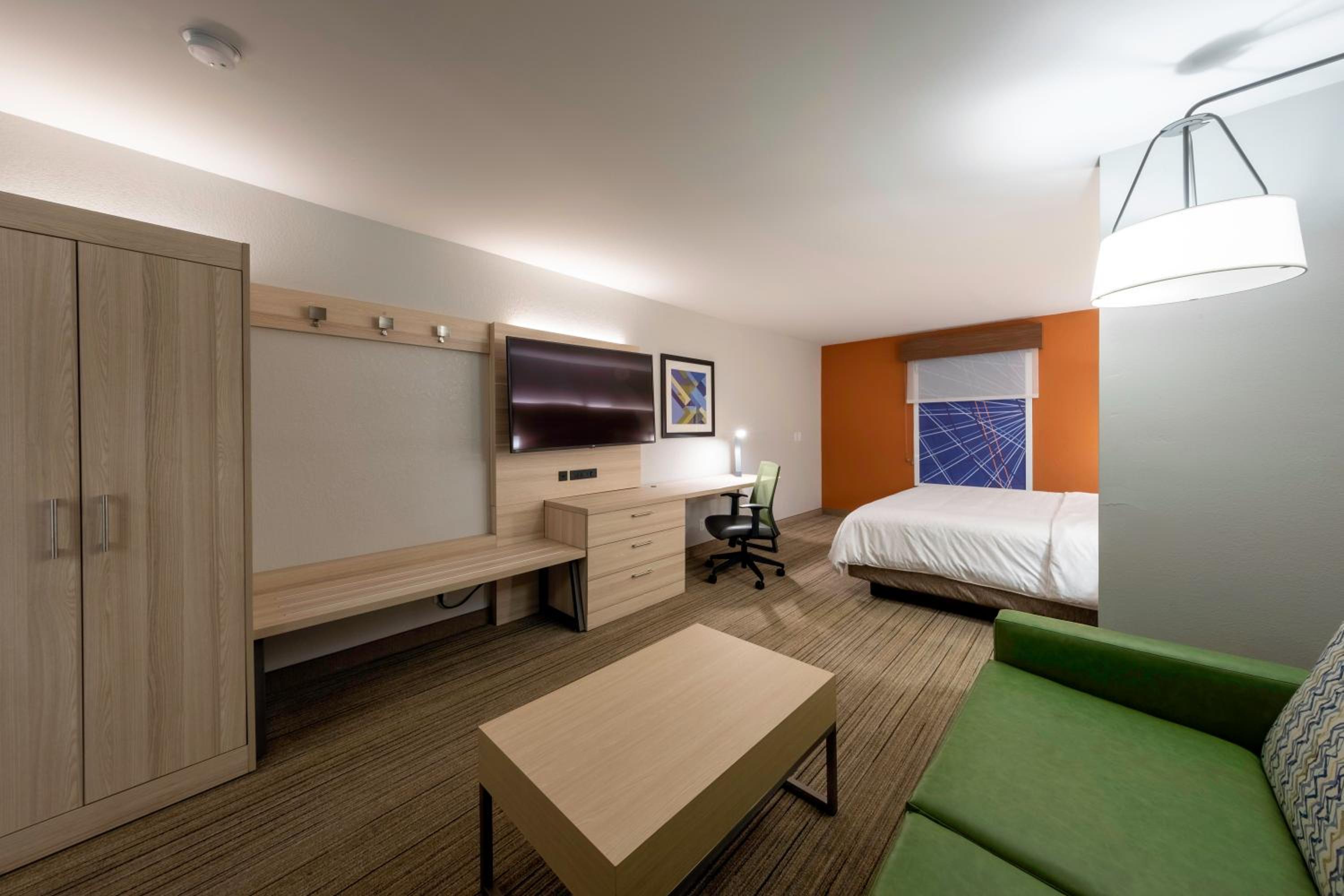 King Suite with Sofa Bed - Photo 2